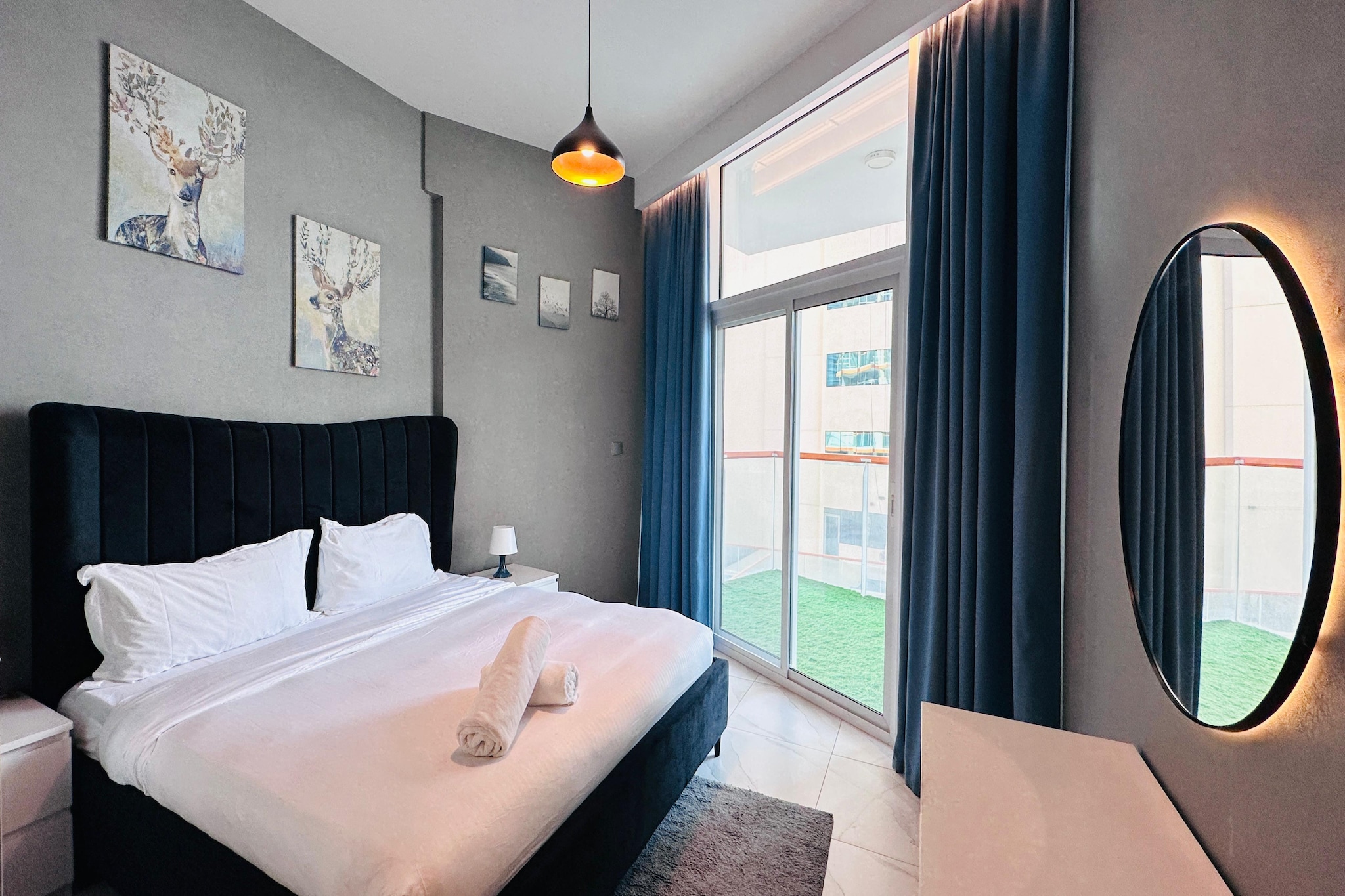 Luxe Stylish 2 Bedroom Apt with Burj Khalifa view