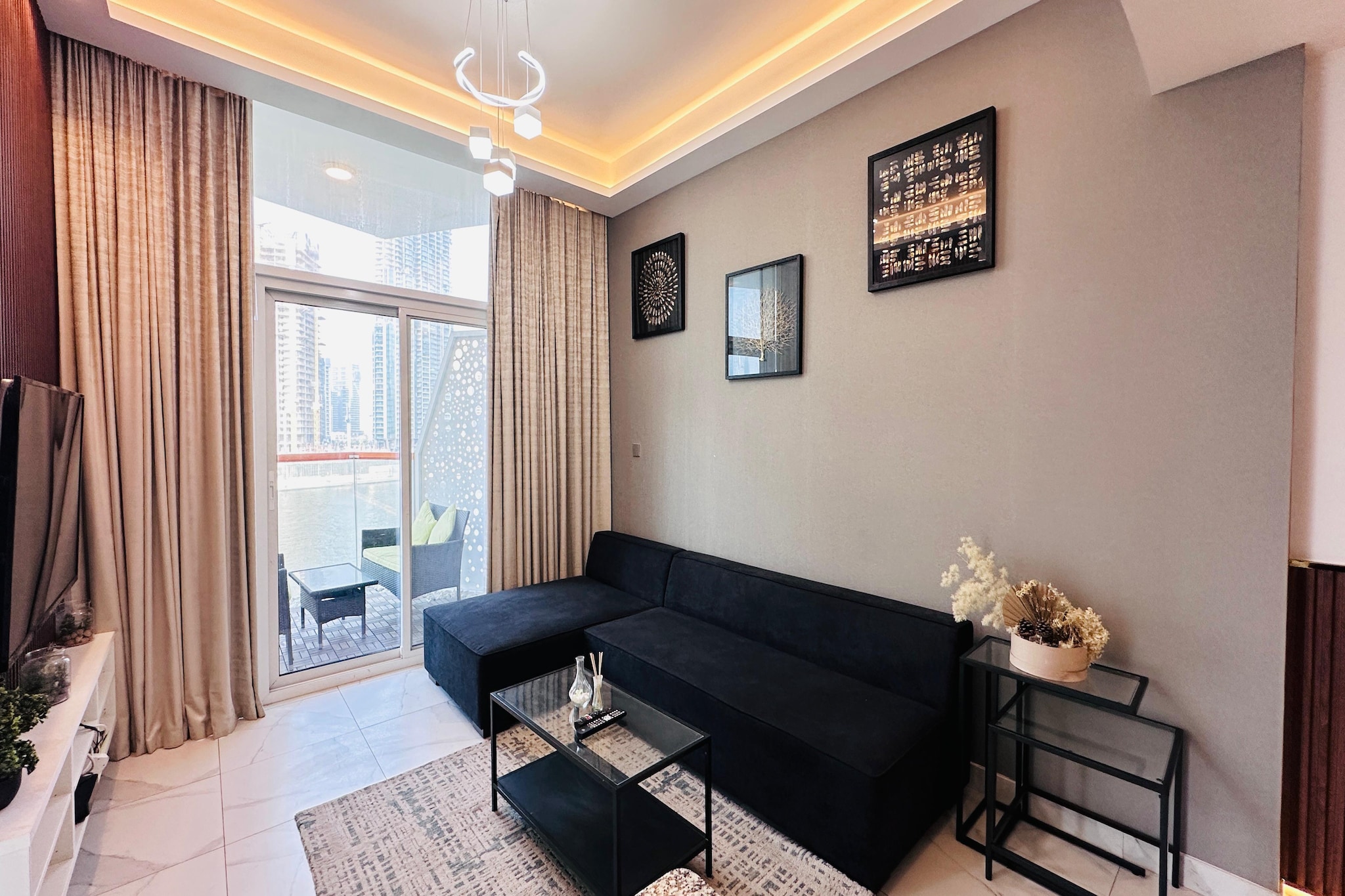 Luxe Stylish 2 Bedroom Apt with Burj Khalifa view