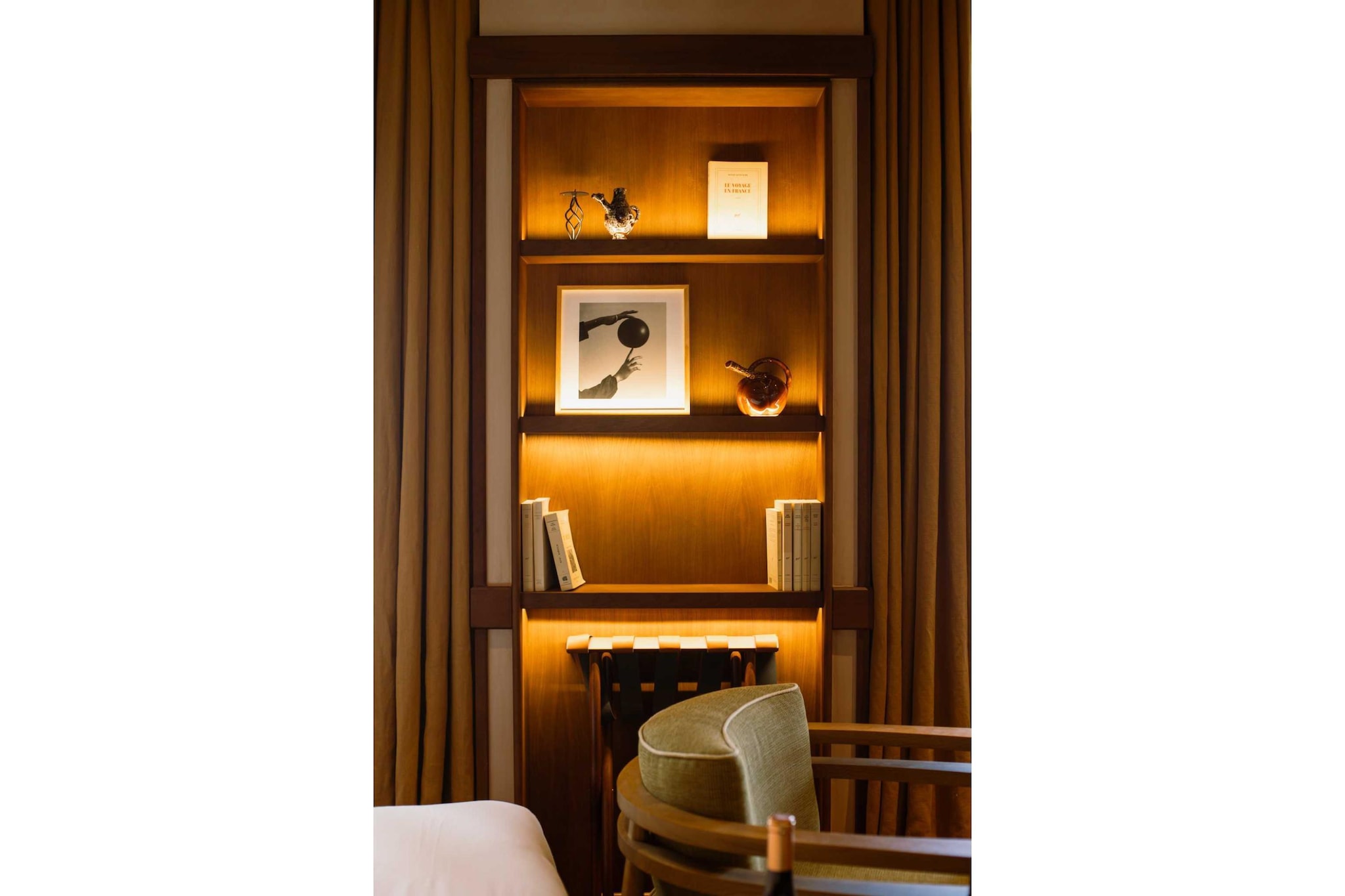 CONFIDENTIEL-4-Innenbereich