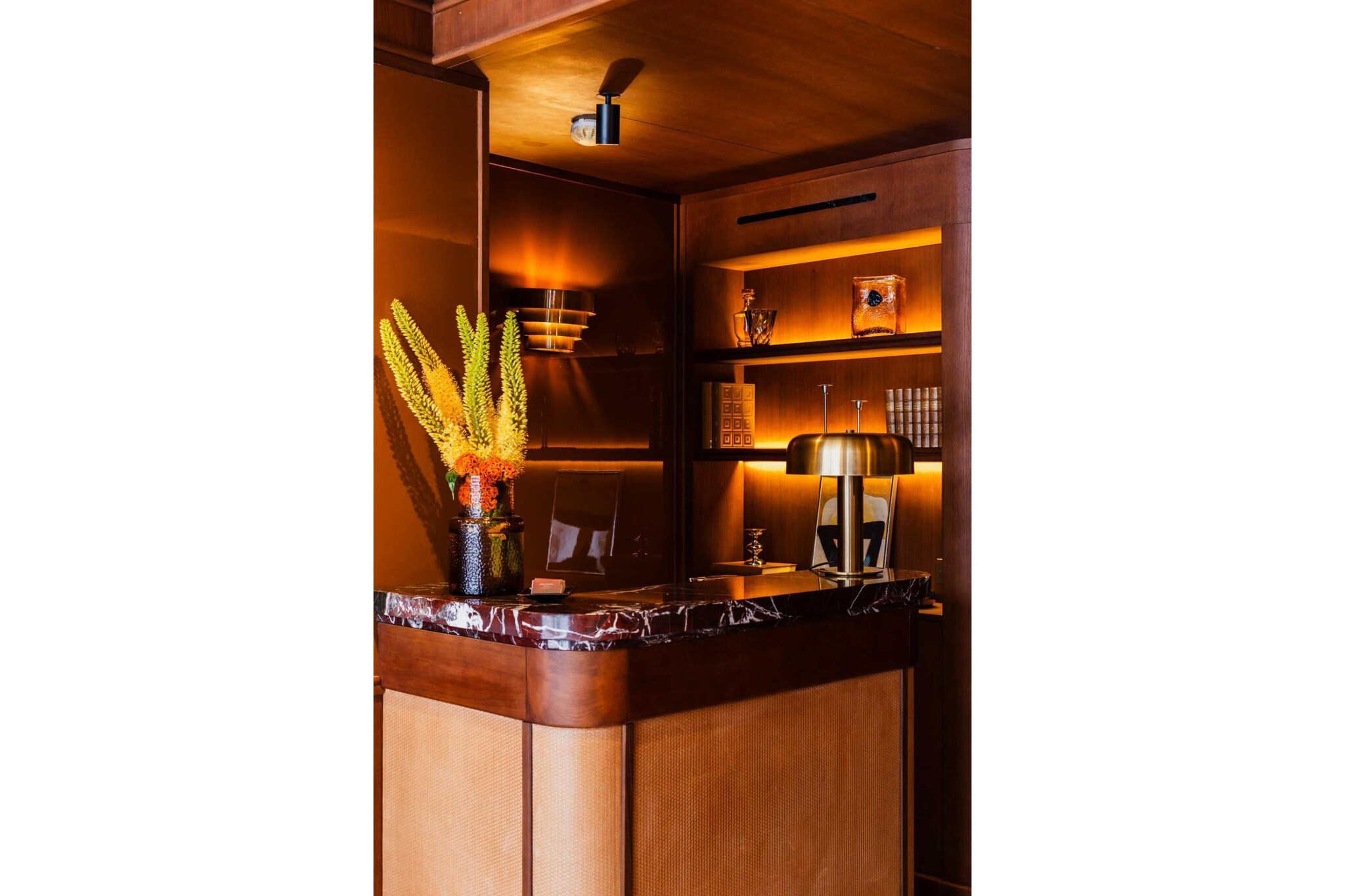 CONFIDENTIEL-4-Innenbereich