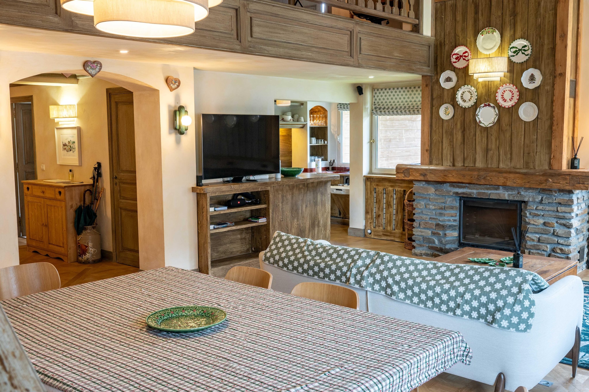 NL-48-CRISTAUX-Eetkamer