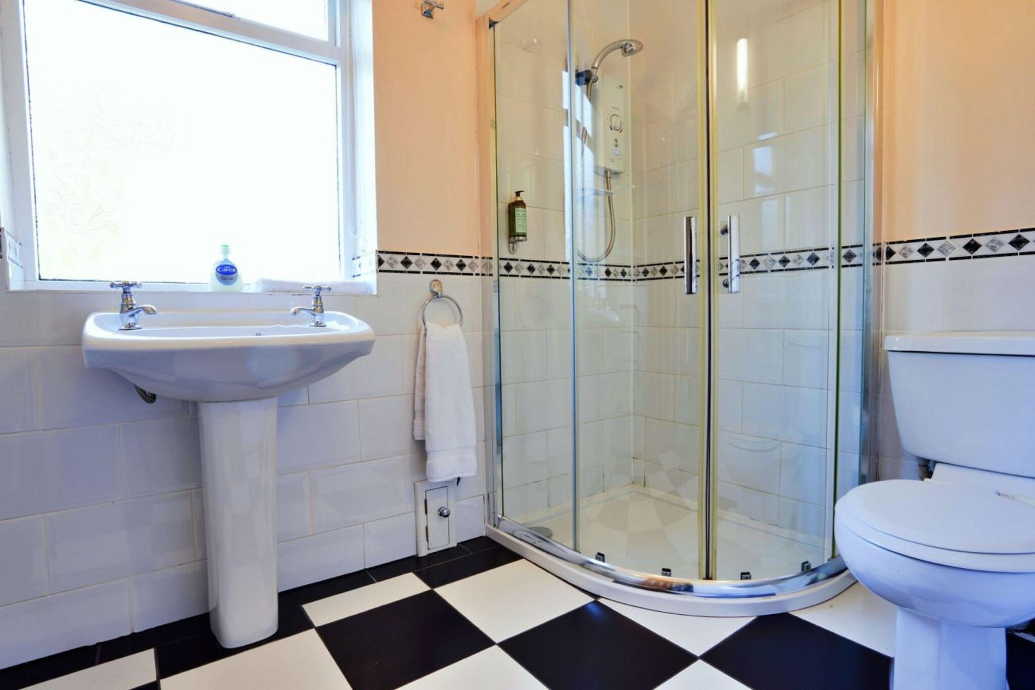 Bryn Tor - Badkamer