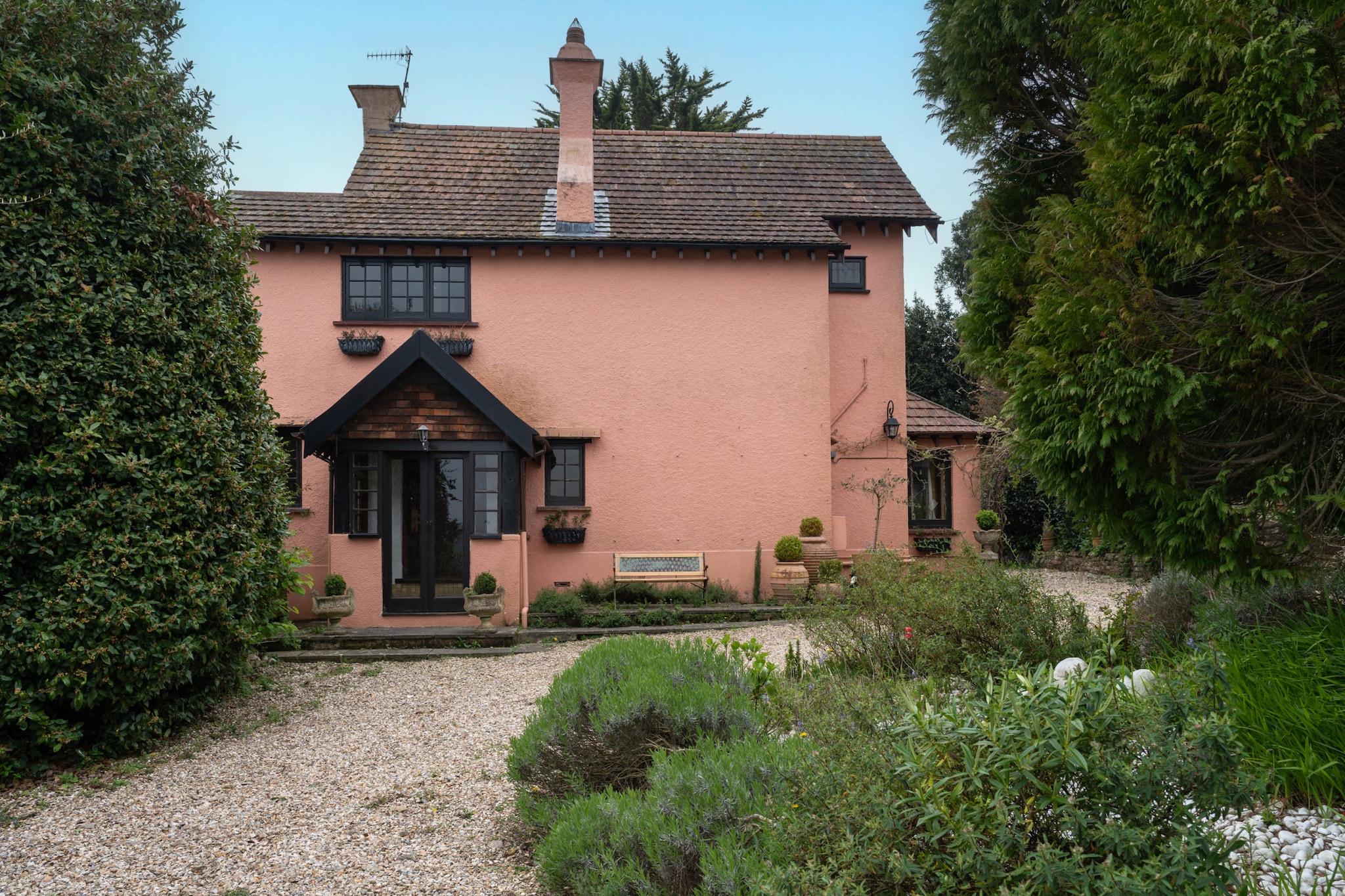 Heselwood - Exterior in summer