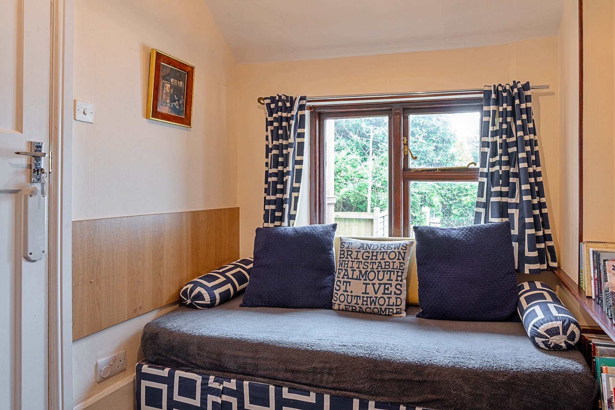 Heselwood - Living room