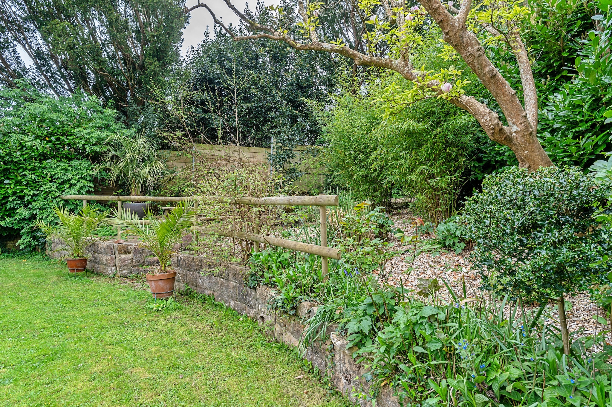 Heselwood - Gardens in summer