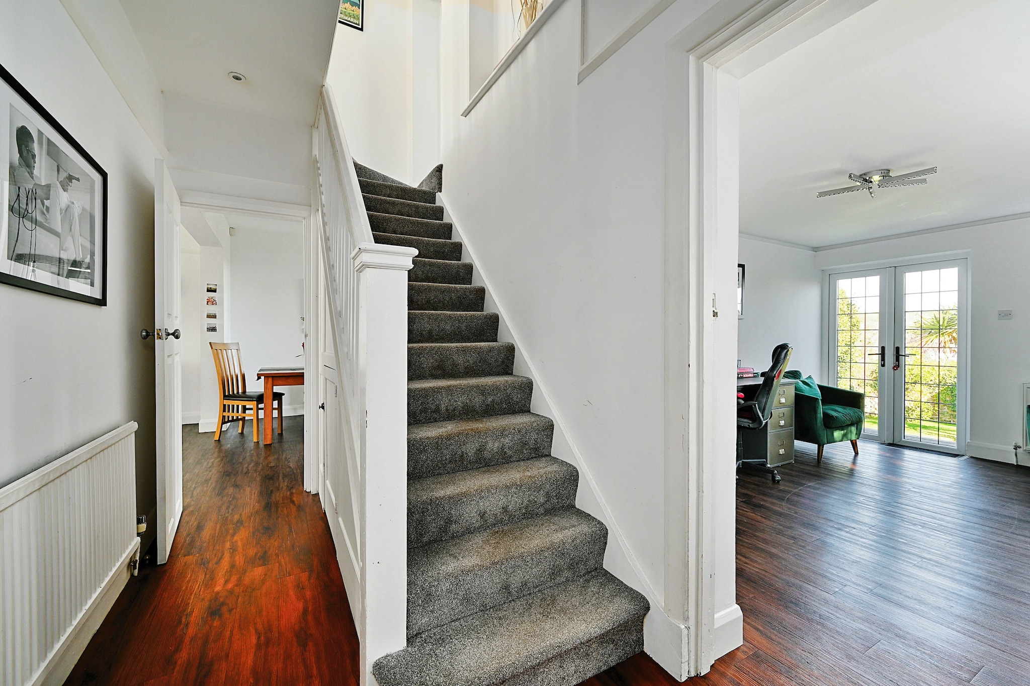 19, South Way - Landing