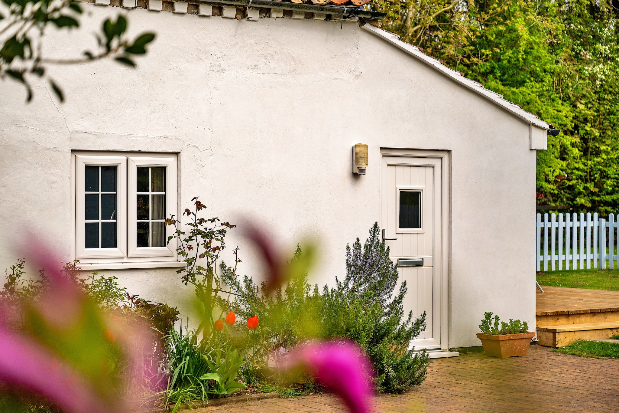 The Nook - Exterior in summer