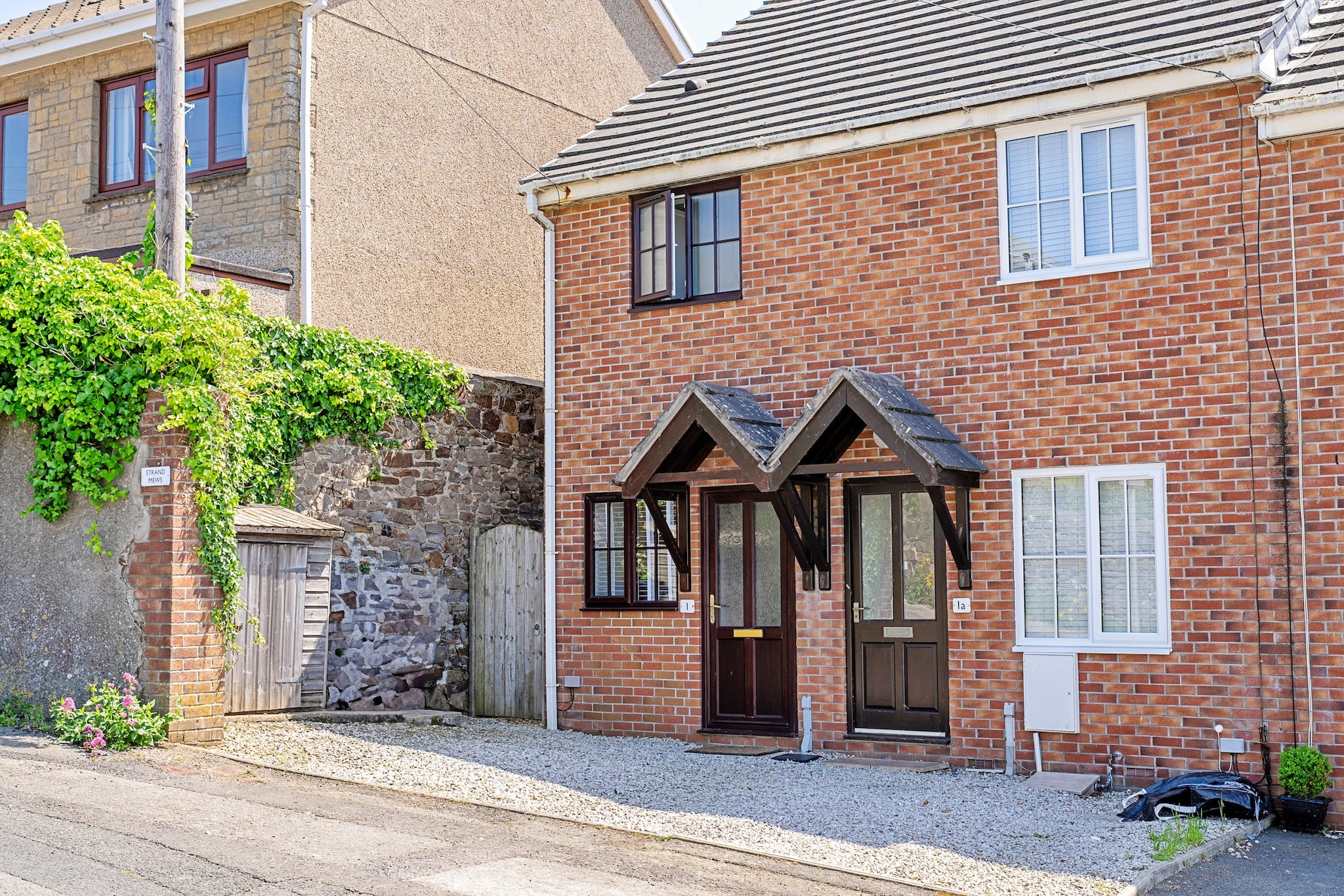 Strand Mews