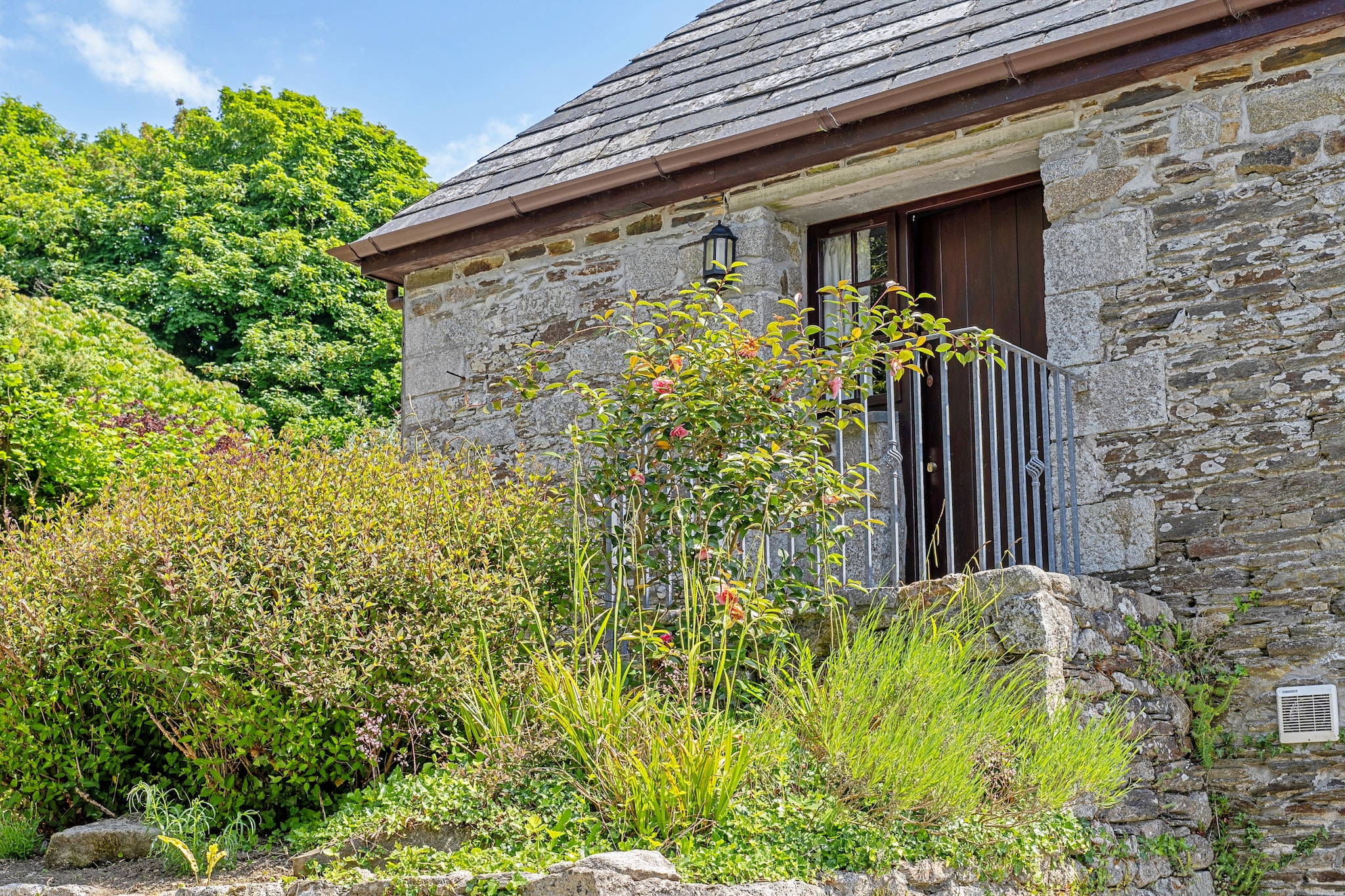 Rowella Cottage - Buitenkant zomer