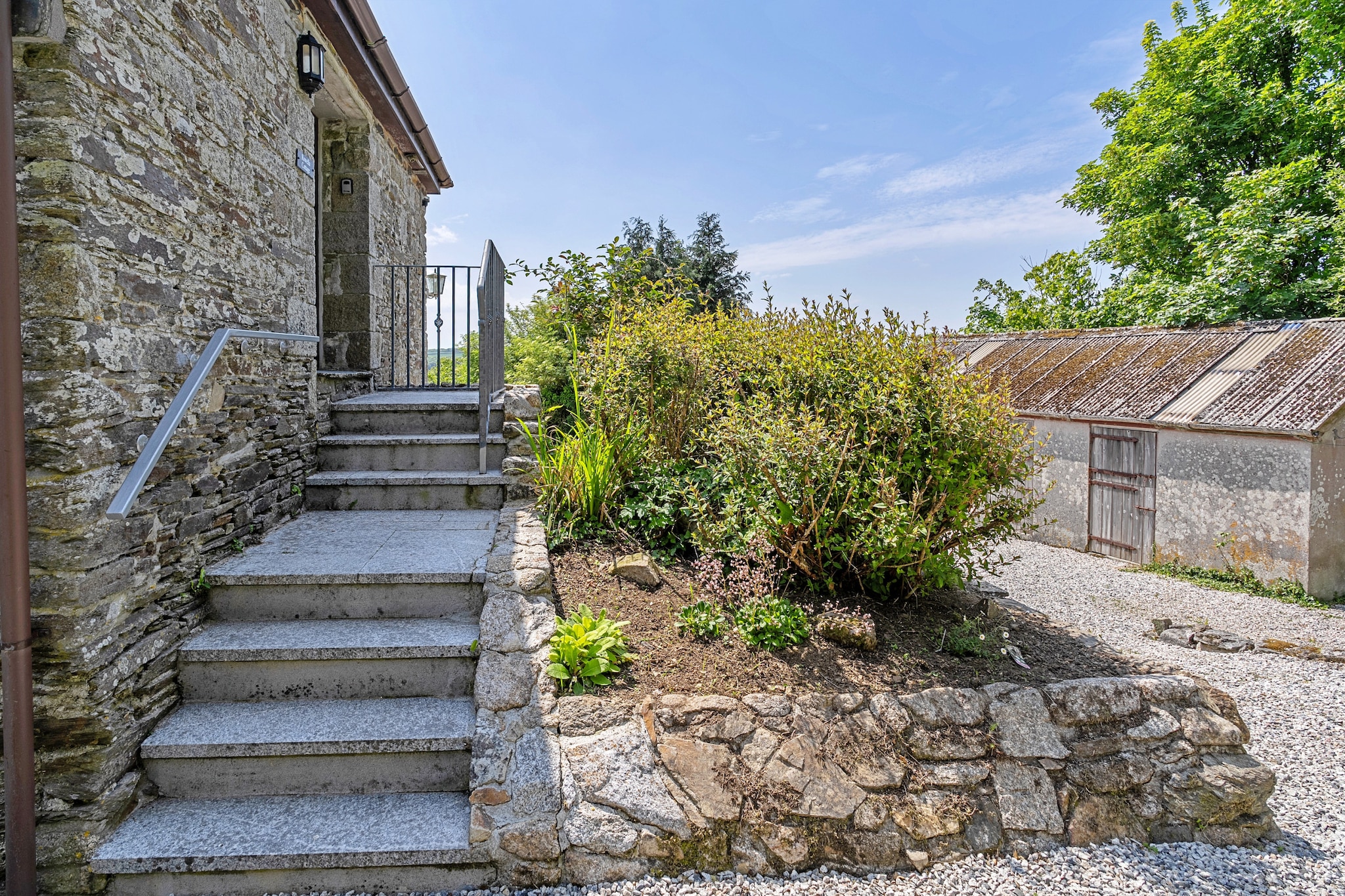 Rowella Cottage - Buitenkant zomer