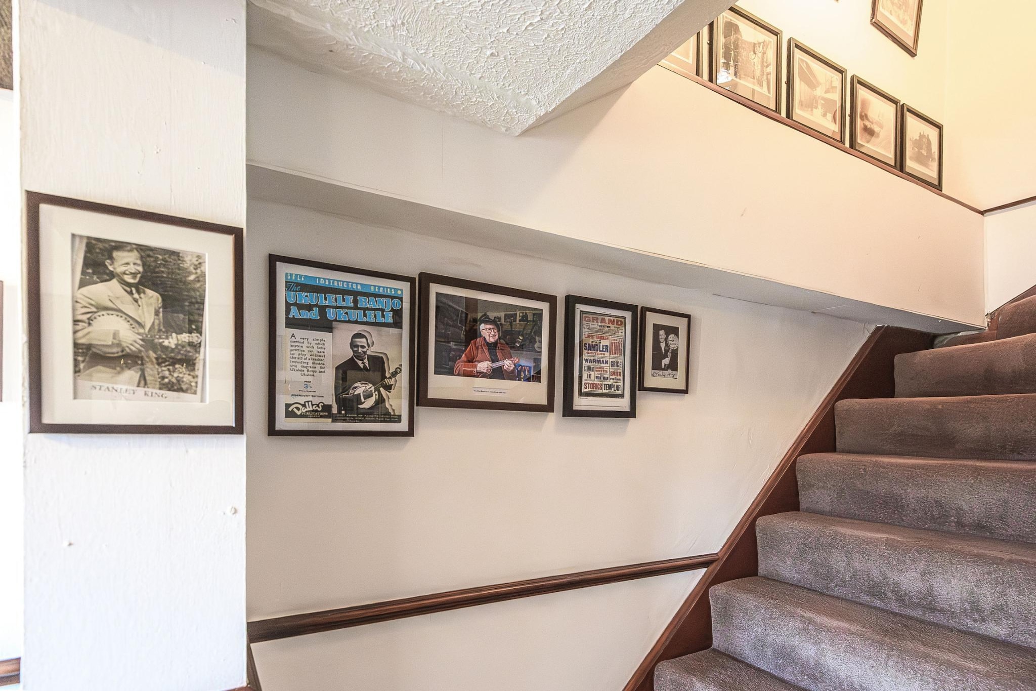 Ukulele Cottage - Stairs
