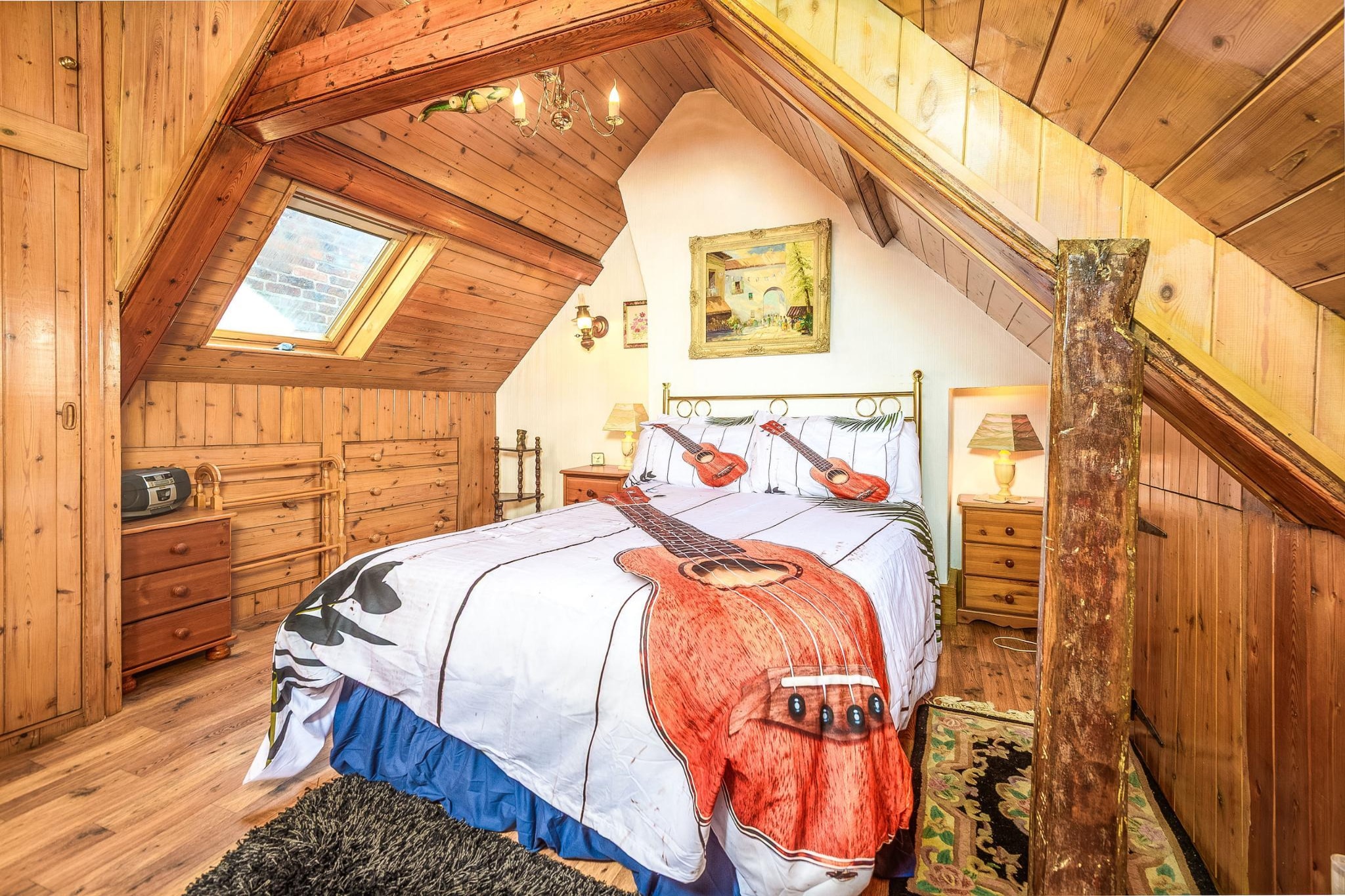 Ukulele Cottage - Bedroom