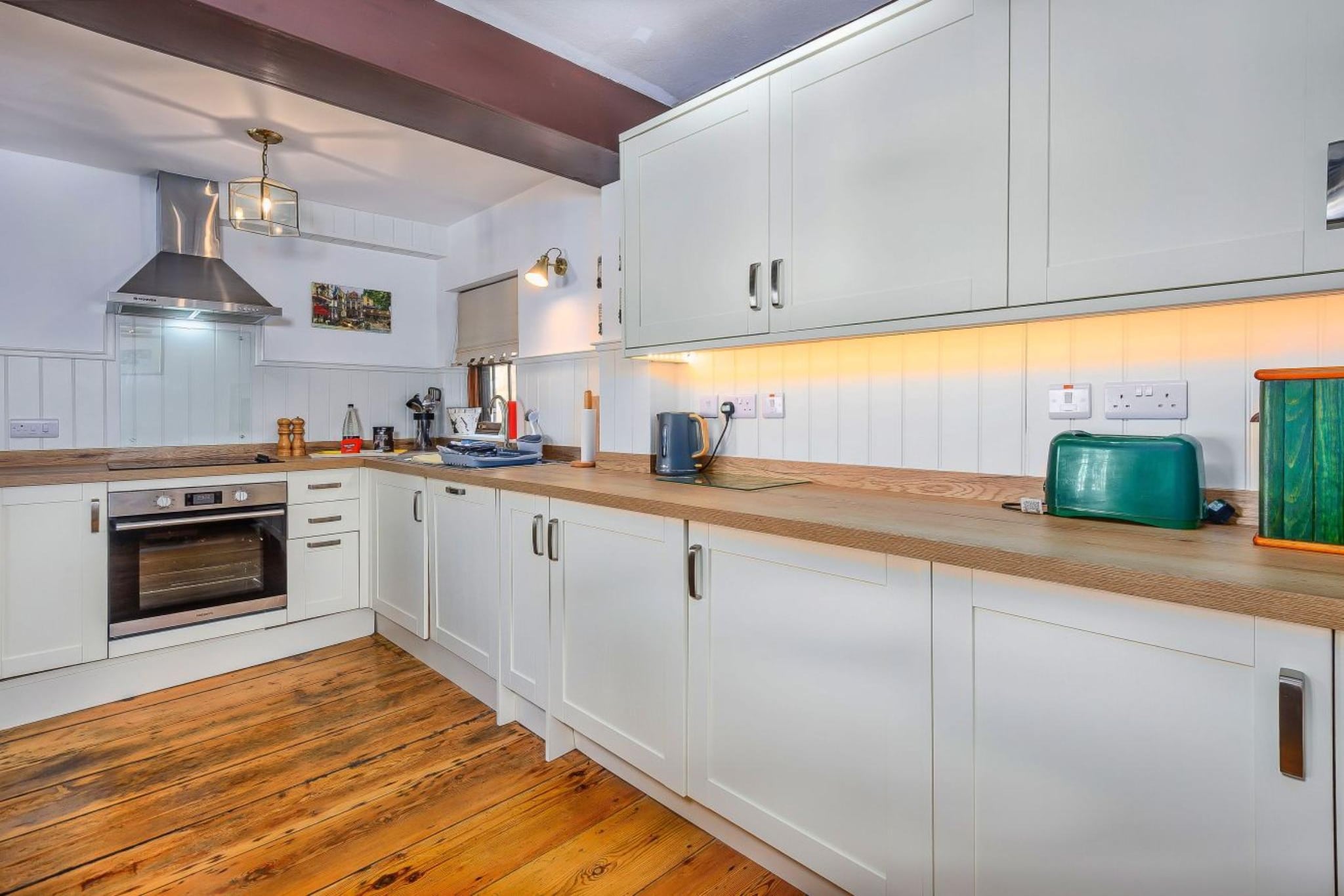 Ukulele Cottage - Kitchen