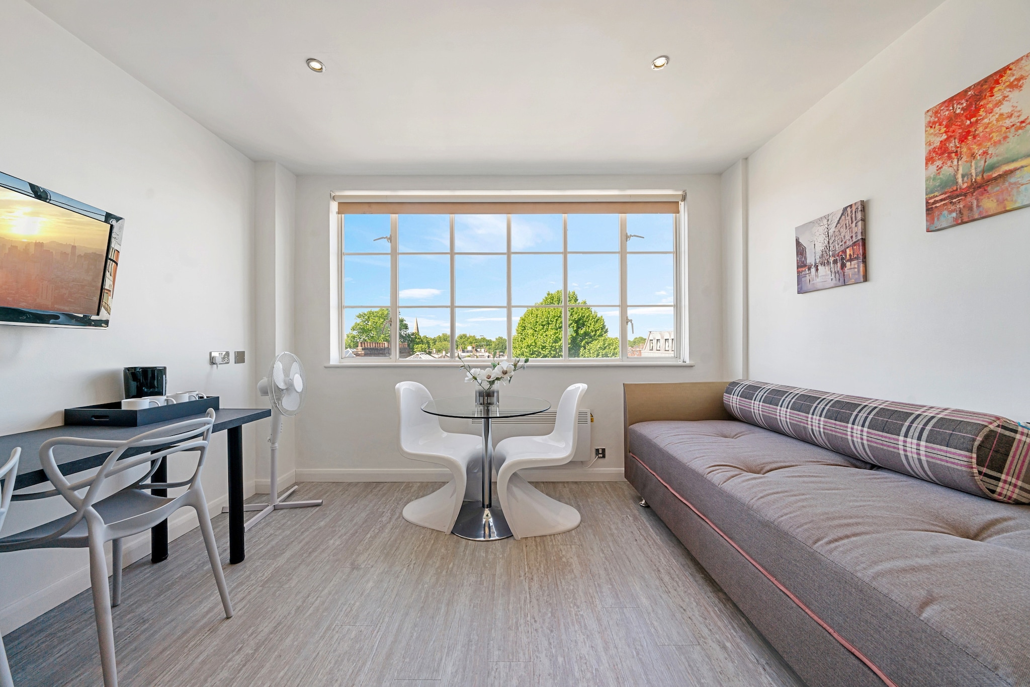 Roland House - Two Bedroom