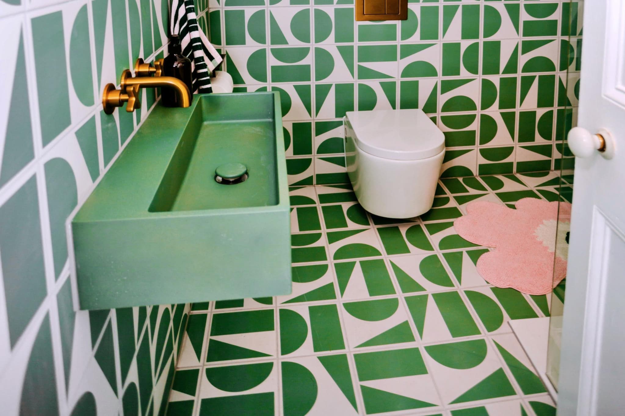 Cliff House, Kingsand - Bathroom