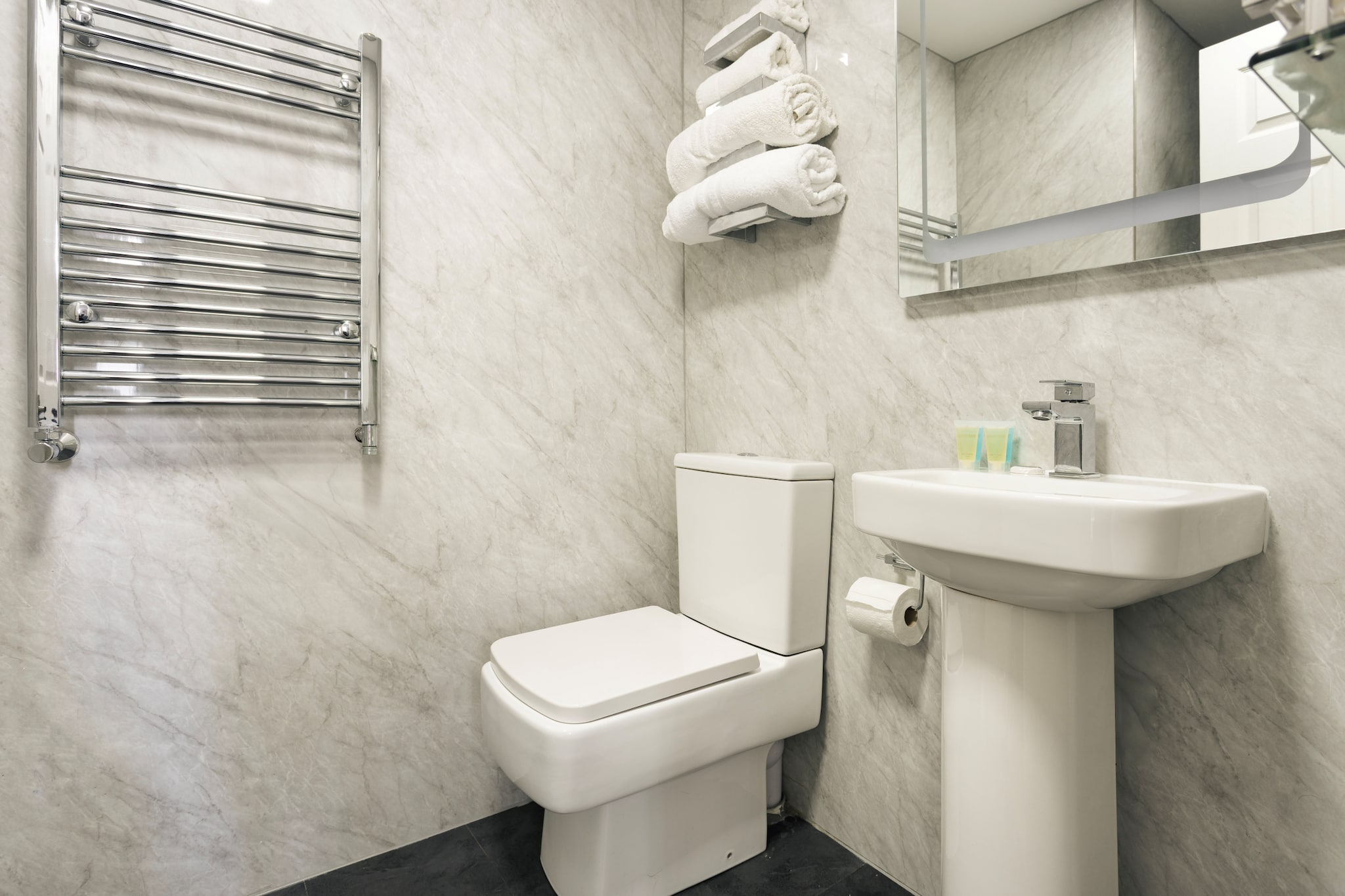 Kelsick Villa Guest House - Gummers How - Badkamer