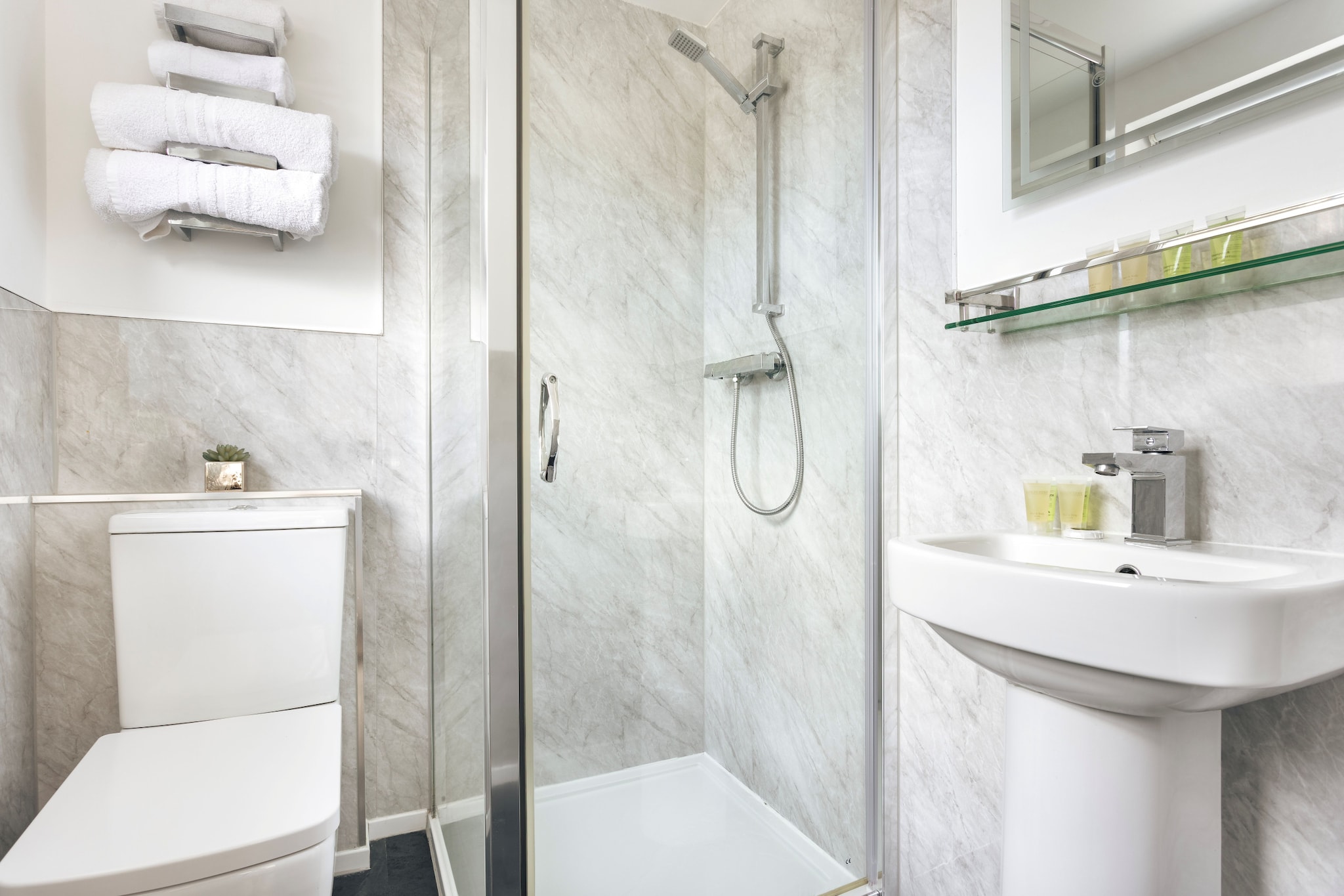 Kelsick Villa Guest House - Great Gable - Bathroom