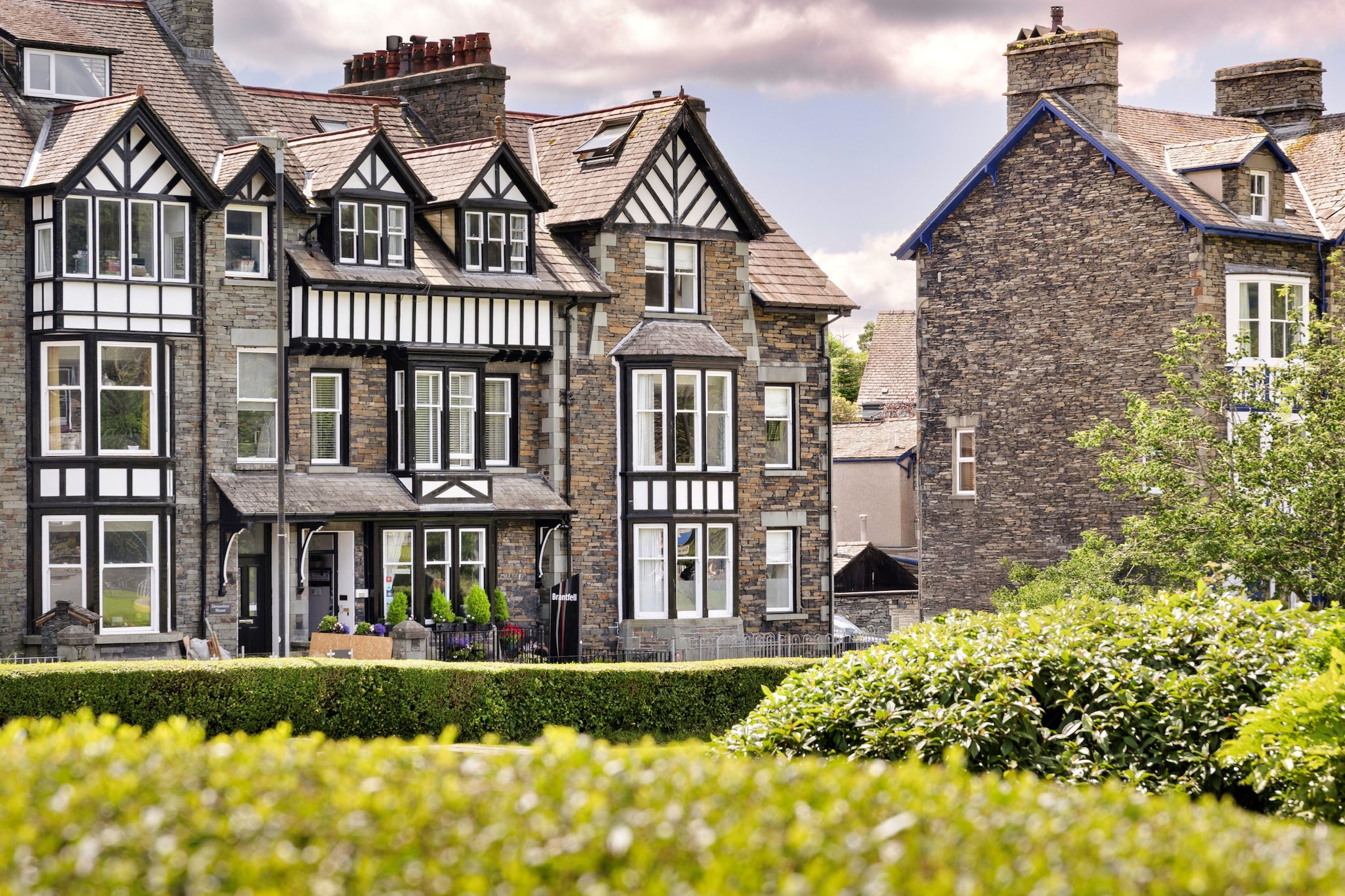 Kelsick Villa Guest House - Wansfell - Exterior in summer