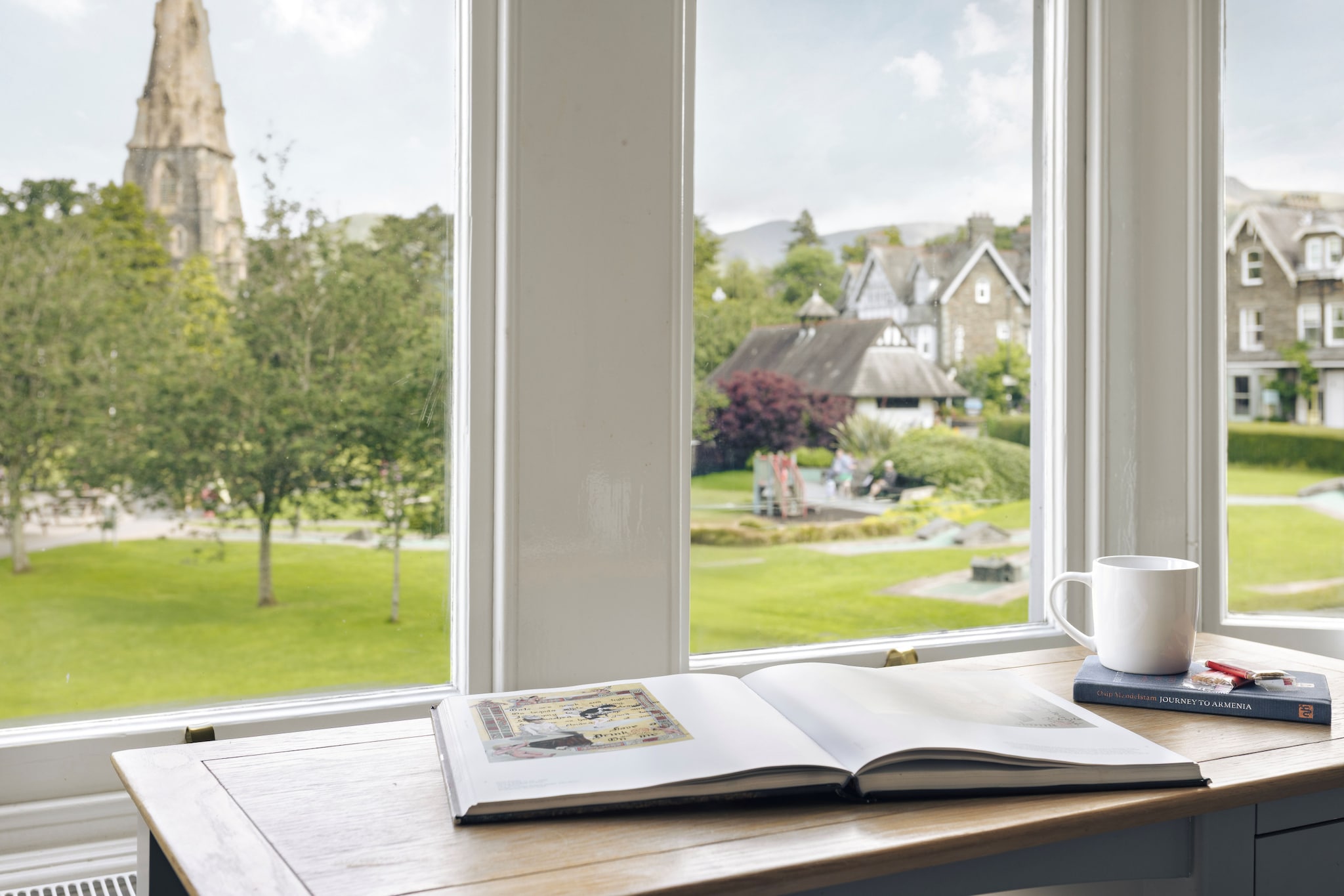 Kelsick Villa Guest House - Loughrigg - View in summer