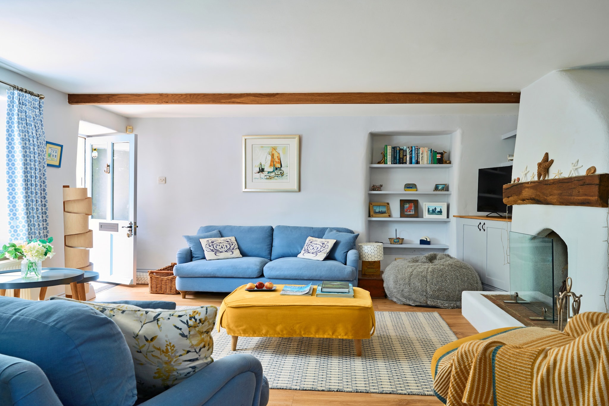 The Anchorage - Living room