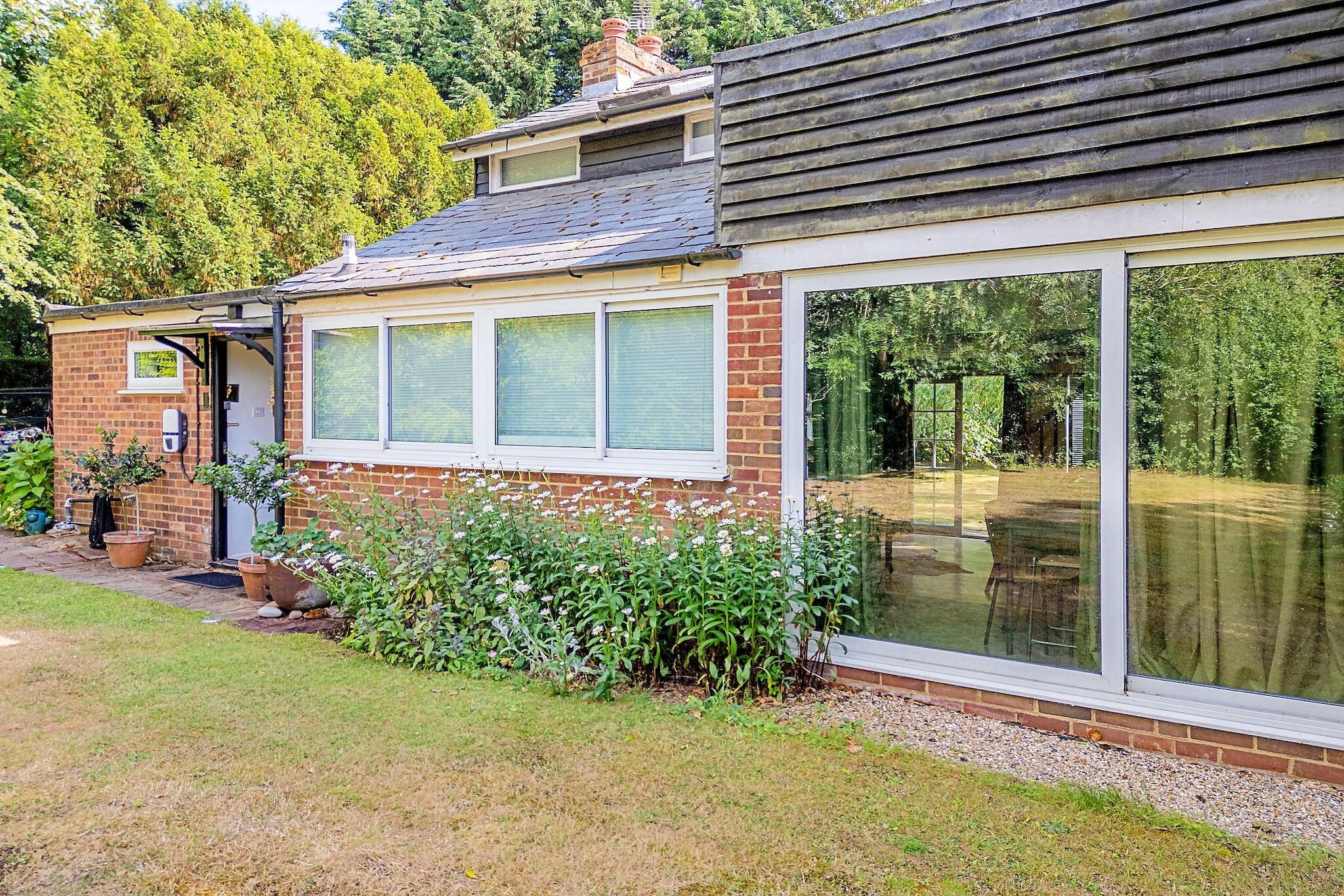 Hollybush Studio - Exterior in summer