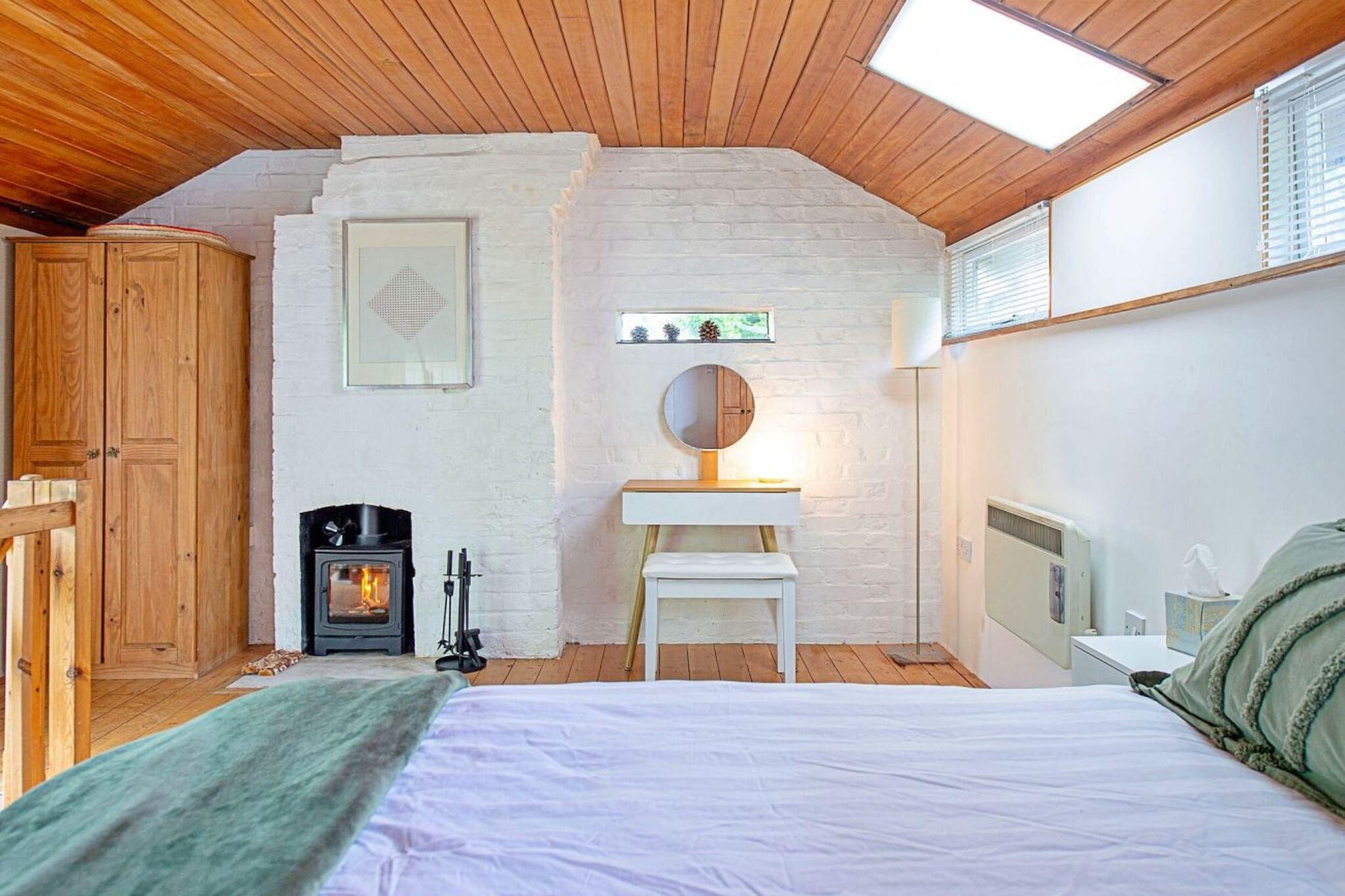 Hollybush Studio - Bedroom