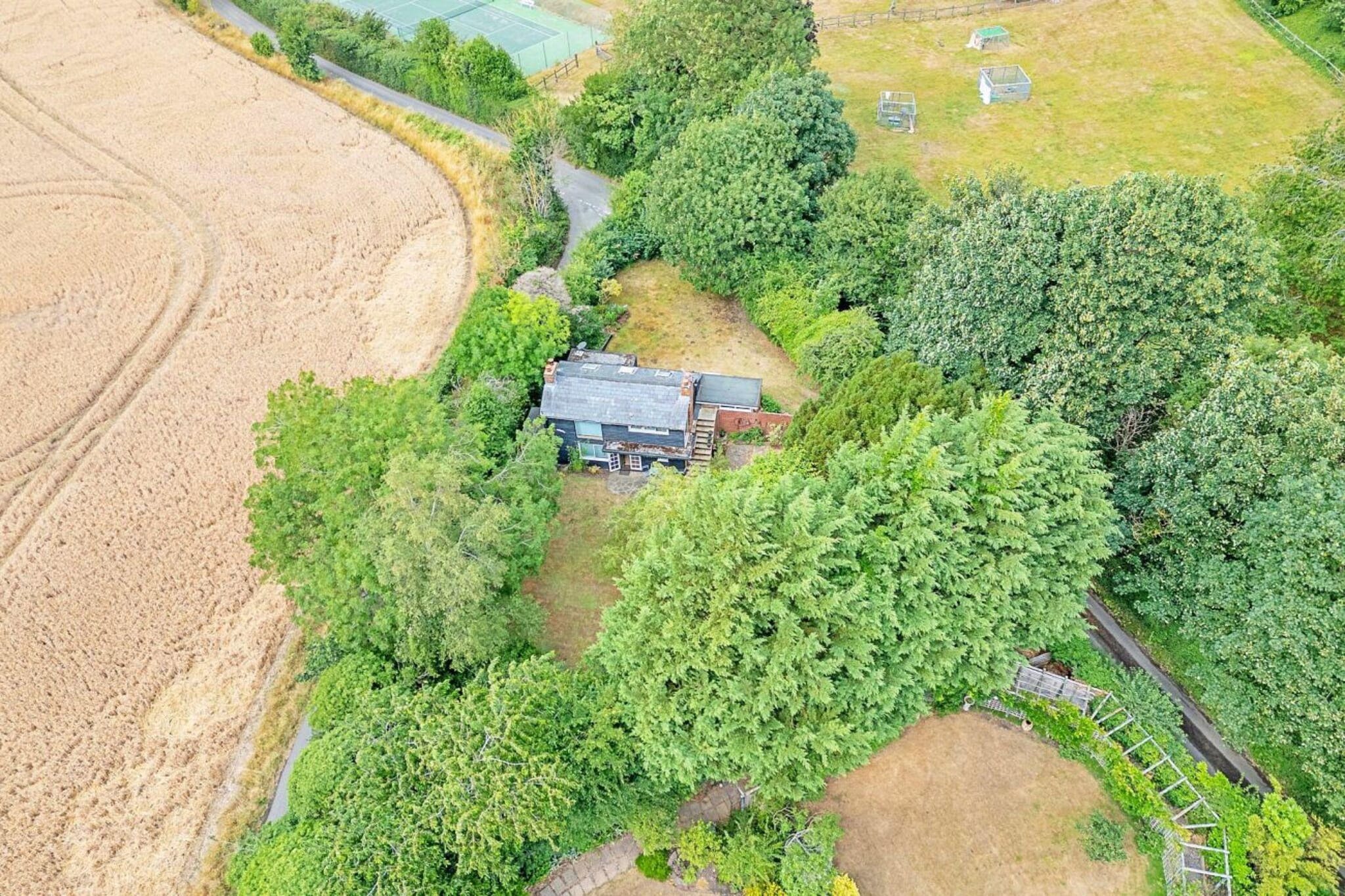 Hollybush Studio - Areas within 1km in summer