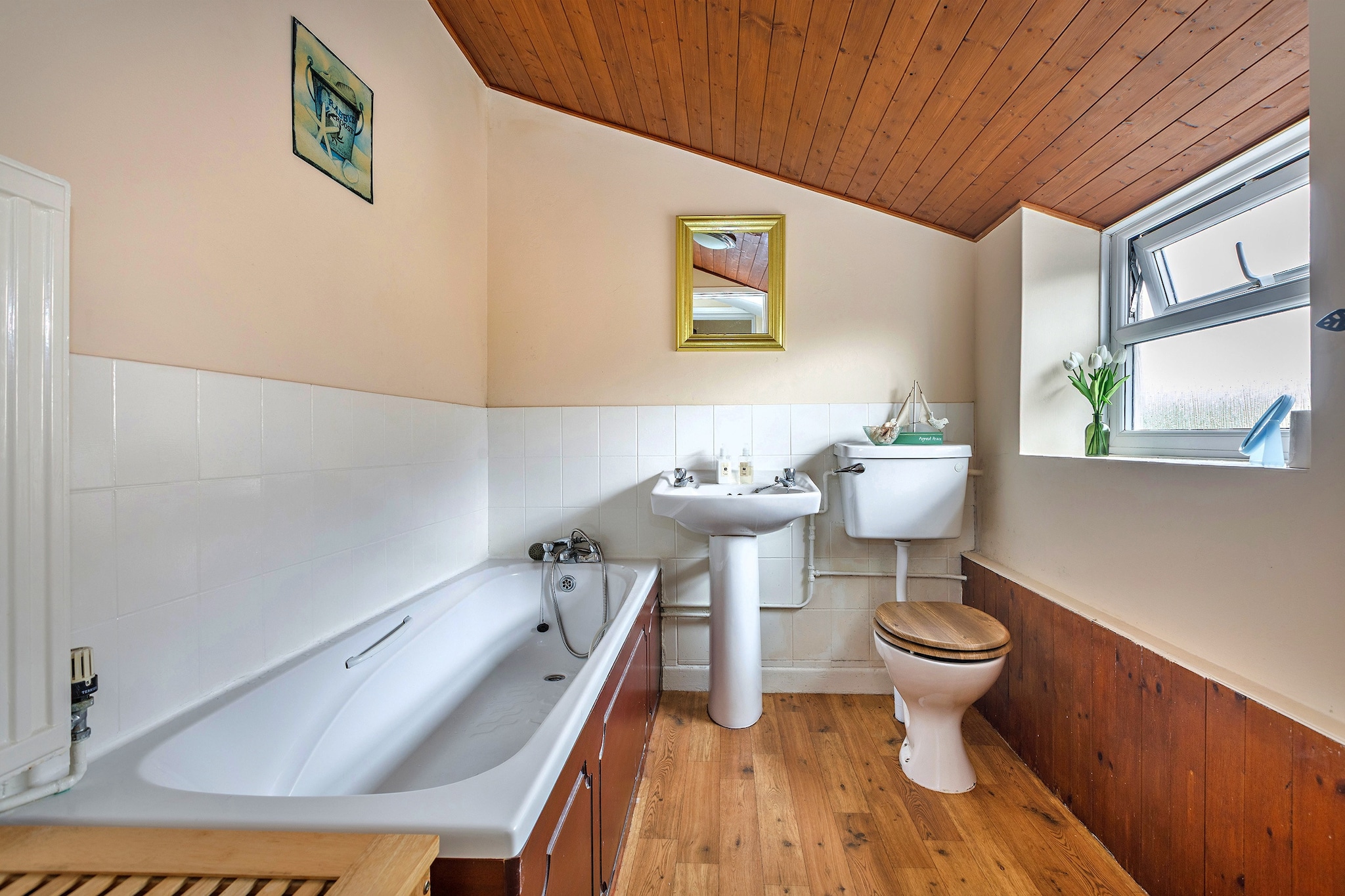 Cliff Road - Bathroom