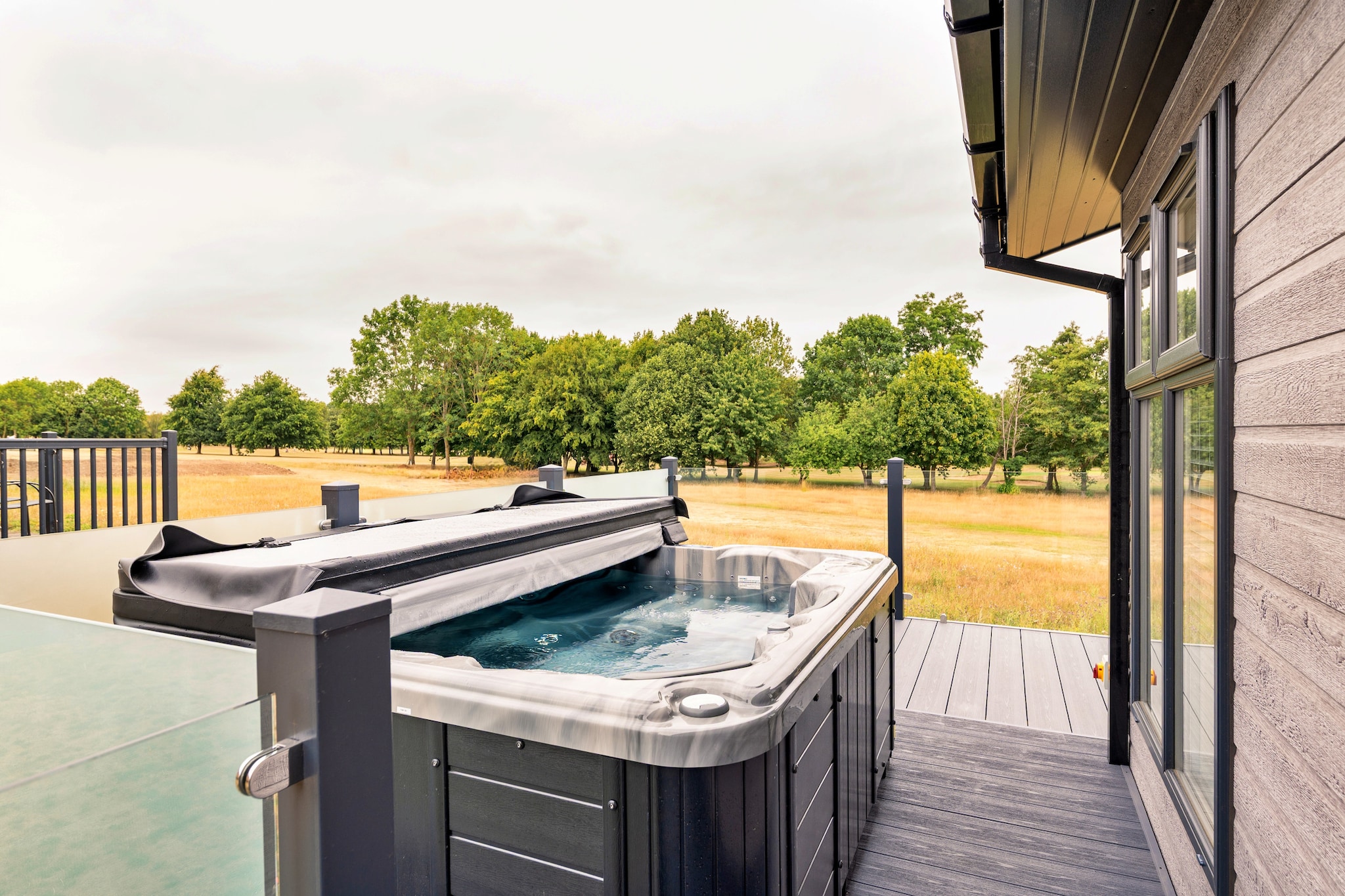 Cambridge Luxury Lodge - Terrace