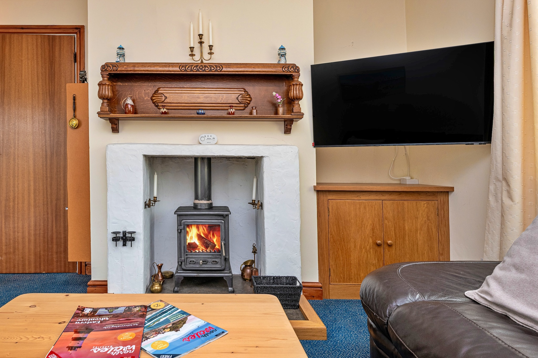Nant Y Mynydd - Living room
