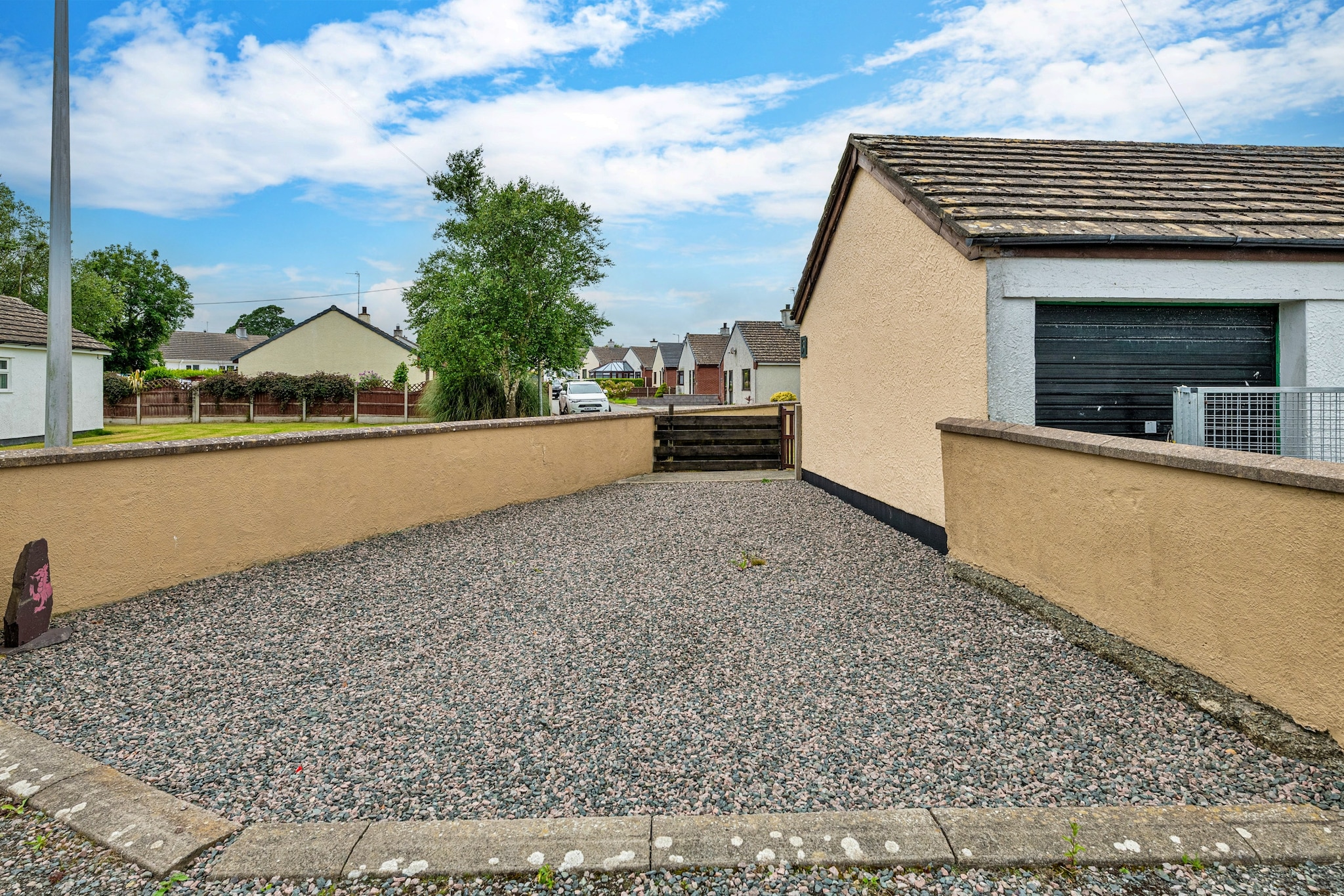 Nant Y Mynydd - Exterior in summer