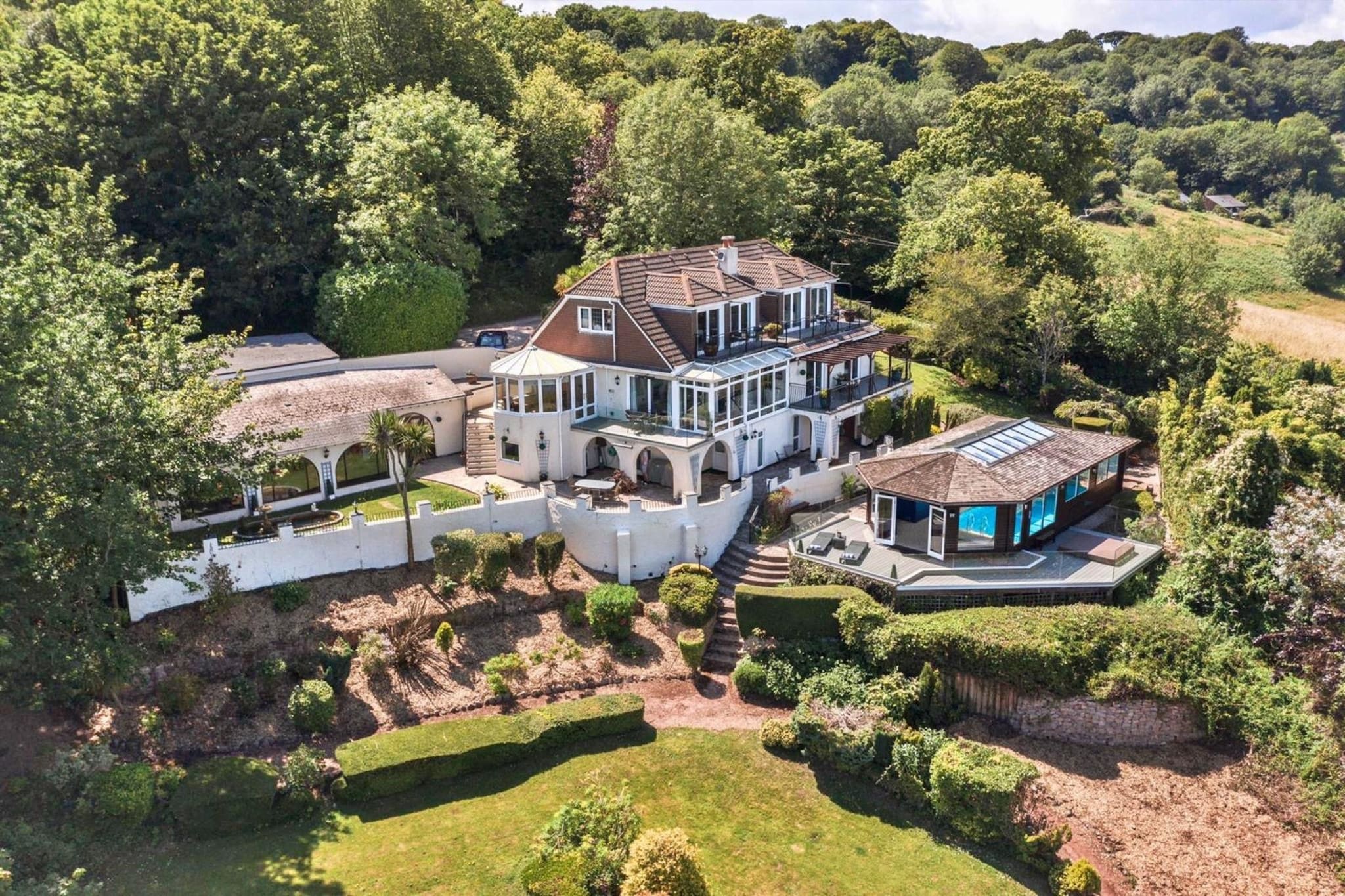 Cliff Lodge - Buitenkant zomer