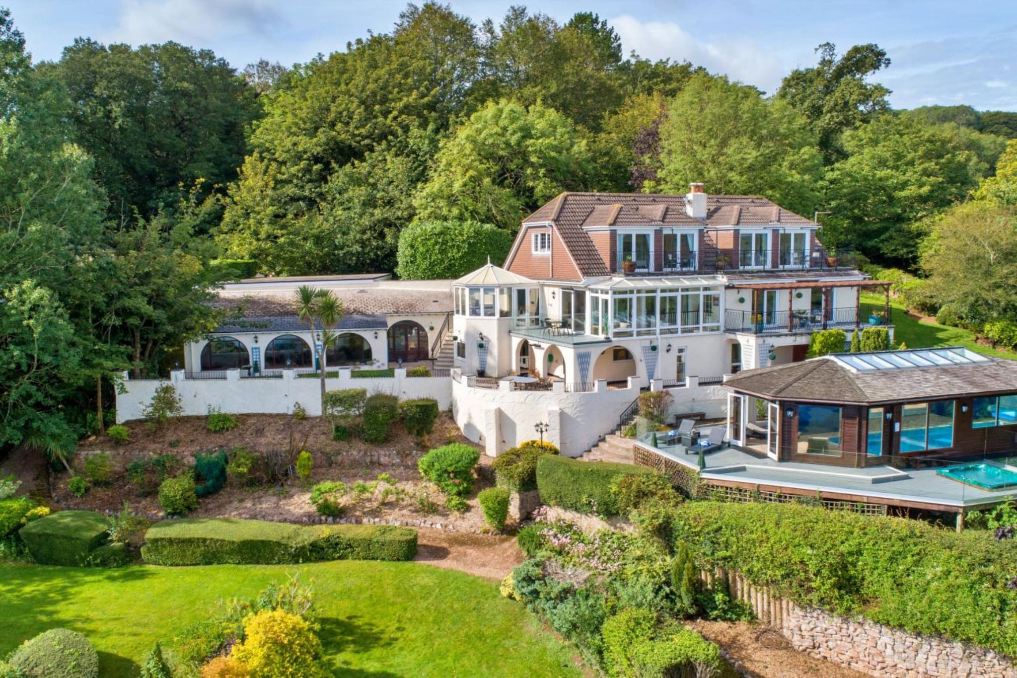 Cliff Lodge
