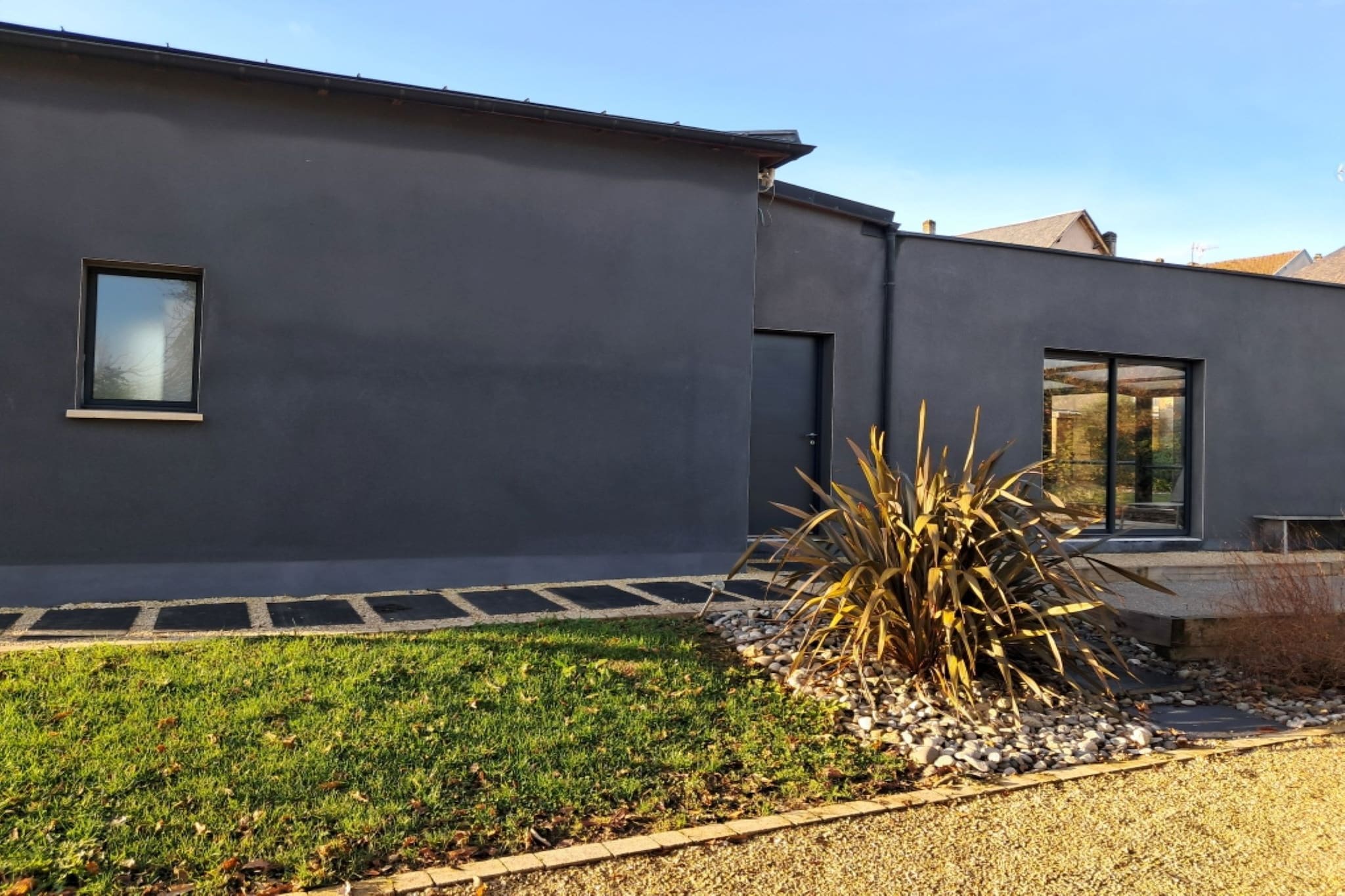 Au Coeur de Vayrac-Exterior in summer