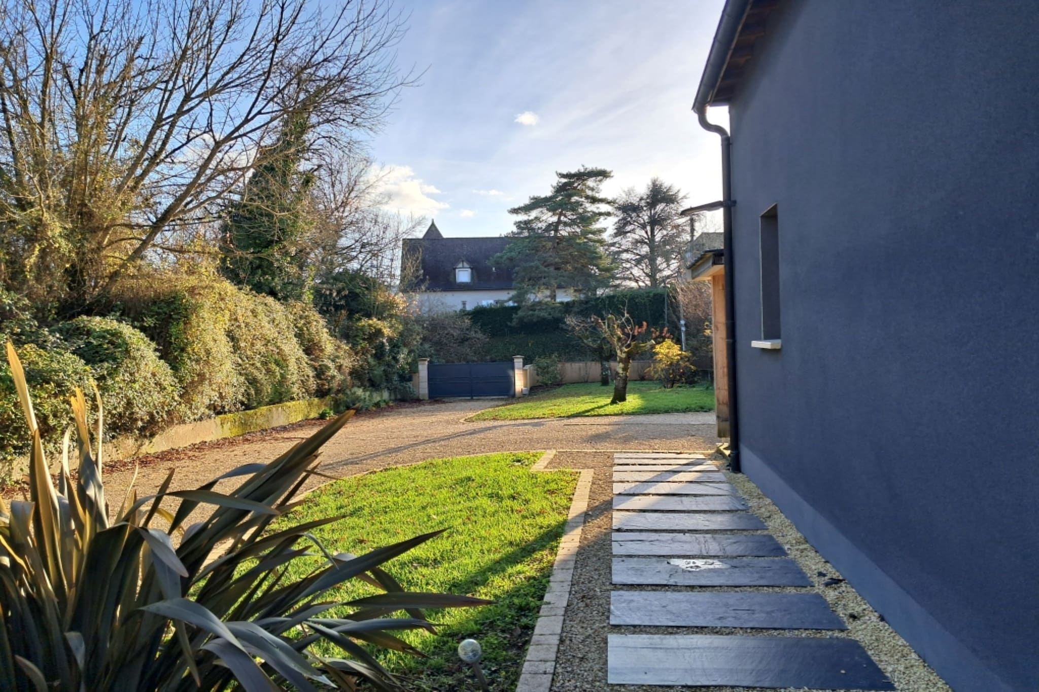 Au Coeur de Vayrac-Exterior in summer