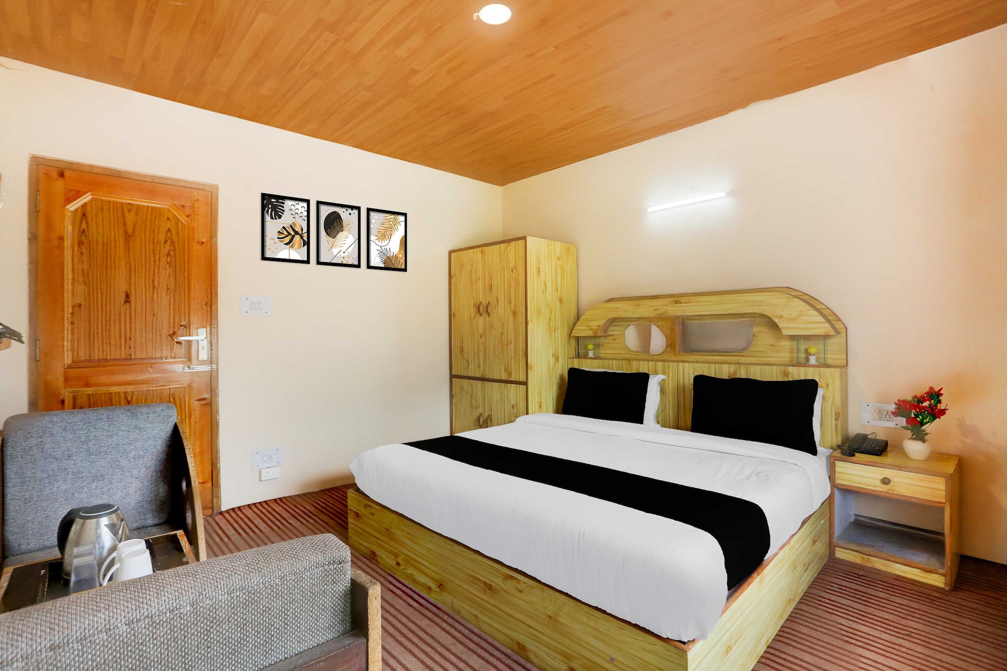 Comfortable Accommodations: Collection O Aleo Near Mall Road in Manali offers family rooms with private bathrooms, work desks, and seating areas. Each room includes free toiletries, a TV, and tiled floors.

Essential Facilities: Guests enjoy free WiFi, a 24-hour front desk, housekeeping service, room service, and luggage storage. The hotel provides a welcoming environment with English and Hindi spoken at reception.

Local Attractions: Located 51 km from Kulluâ€“Manali Airport, the hotel is near Hidimba Devi Temple (5 km), Tibetan Monastery (2.7 km), Circuit House (2.9 km), Manu Temple (4.6 km), and Solang Valley (14 km). Restaurants and hiking trails are also available in the surroundings.

1. Unmarried couples are warmly welcome at this property.
2. Guests with local ID proof are warmly welcome.
3.Early Check-In Policy: A full dayâ€™s room rate will be charged for check-ins before 6:00 AM. Complimentary early check-in is available between 6:00 AM and 10:00 AM, subject to room availability.
4.Foreign guests are welcome and allowed to stay at this property without any restrictions

Check-in is only available to guests aged 18 and above. Please provide a government-issued ID to confirmÂ yourÂ age.