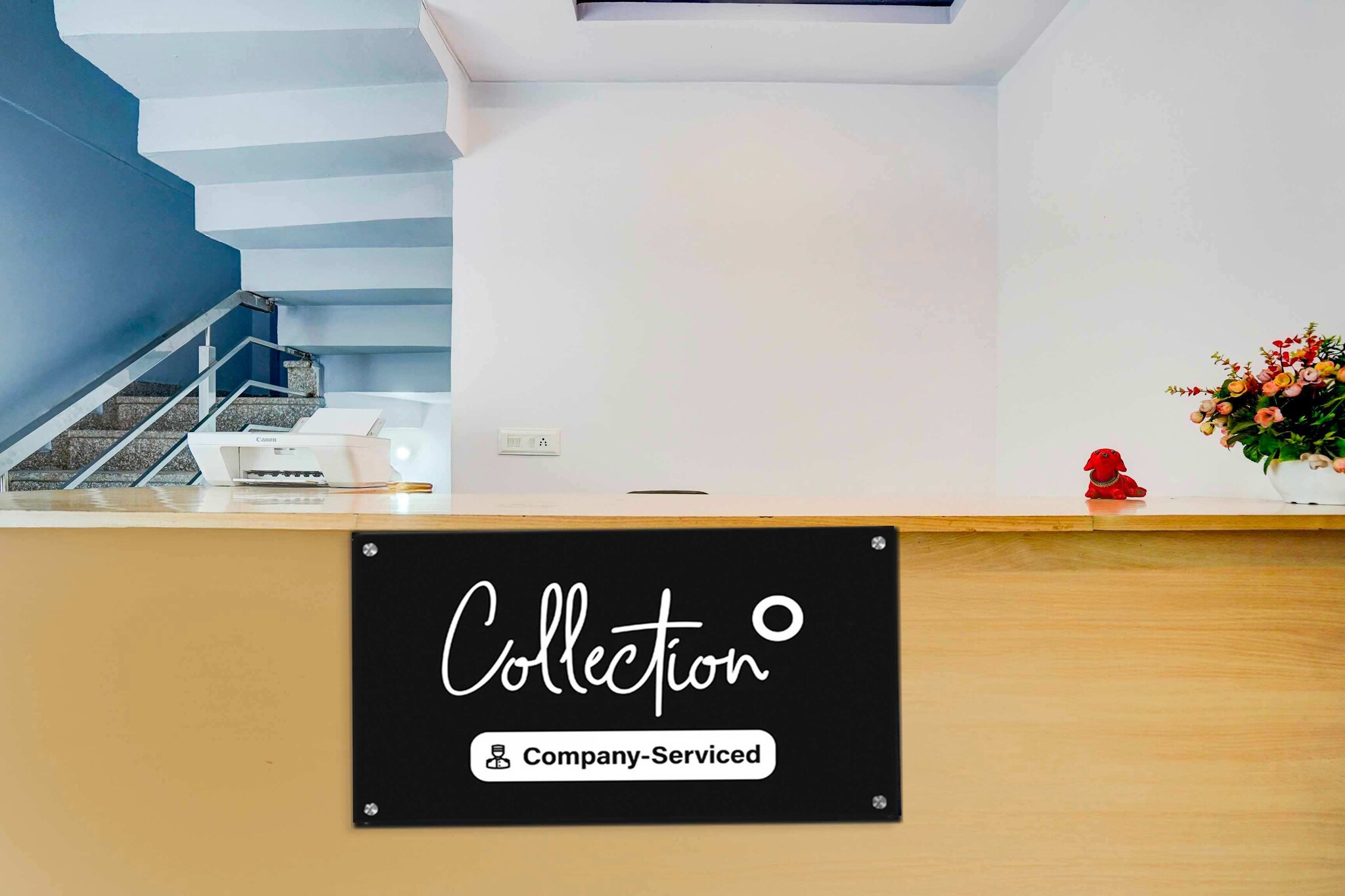 Ground floor: (bedroom(double bed, TV, seating area, air conditioning, telephone), bathroom(bathtub or shower, shower, washbasin, toilet, Towels incl., shampoo, body soap, hot water), Parking)