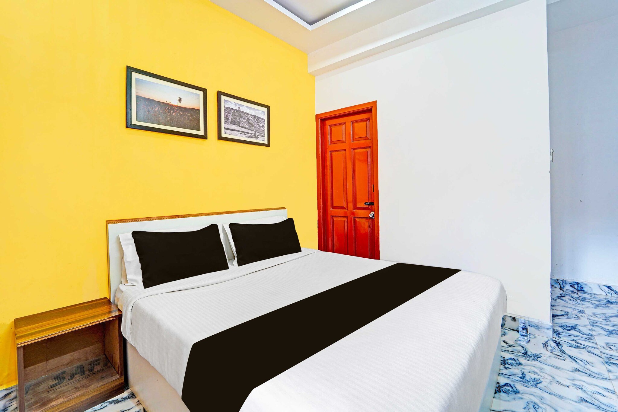 Comfortable Accommodations: Collection O Vijaynagar Road in Ooty offers family rooms with air-conditioning, private bathrooms, work desks, and seating areas. Each room includes free toiletries, bath or shower, TV, tiled floors, and a wardrobe.
Essential Facilities: Guests enjoy free WiFi, a 24-hour front desk, housekeeping service, room service, and luggage storage. The hotel provides a welcoming environment with English and Hindi spoken at reception.
Prime Location: Located less than 1 km from Ooty Rose Garden and 1.8 km from Ooty Botanical Gardens, the hotel is 96 km from Coimbatore International Airport. Nearby attractions include Ooty Lake (3.9 km) and Ooty Railway Station (2.5 km).
1. Unmarried couples are warmly welcome at this property.
2. Guests with local ID proof are warmly welcome.
3.Early Check-In Policy: A full day’s room rate will be charged for check-ins before 6:00 AM. Complimentary early check-in is available between 6:00 AM and 10:00 AM, subject to room availability.
4.Foreign guests are welcome and allowed to stay at this property without any restrictions
Check-in is only available to guests aged 18 and above. Please provide a government-issued ID to confirm your age.