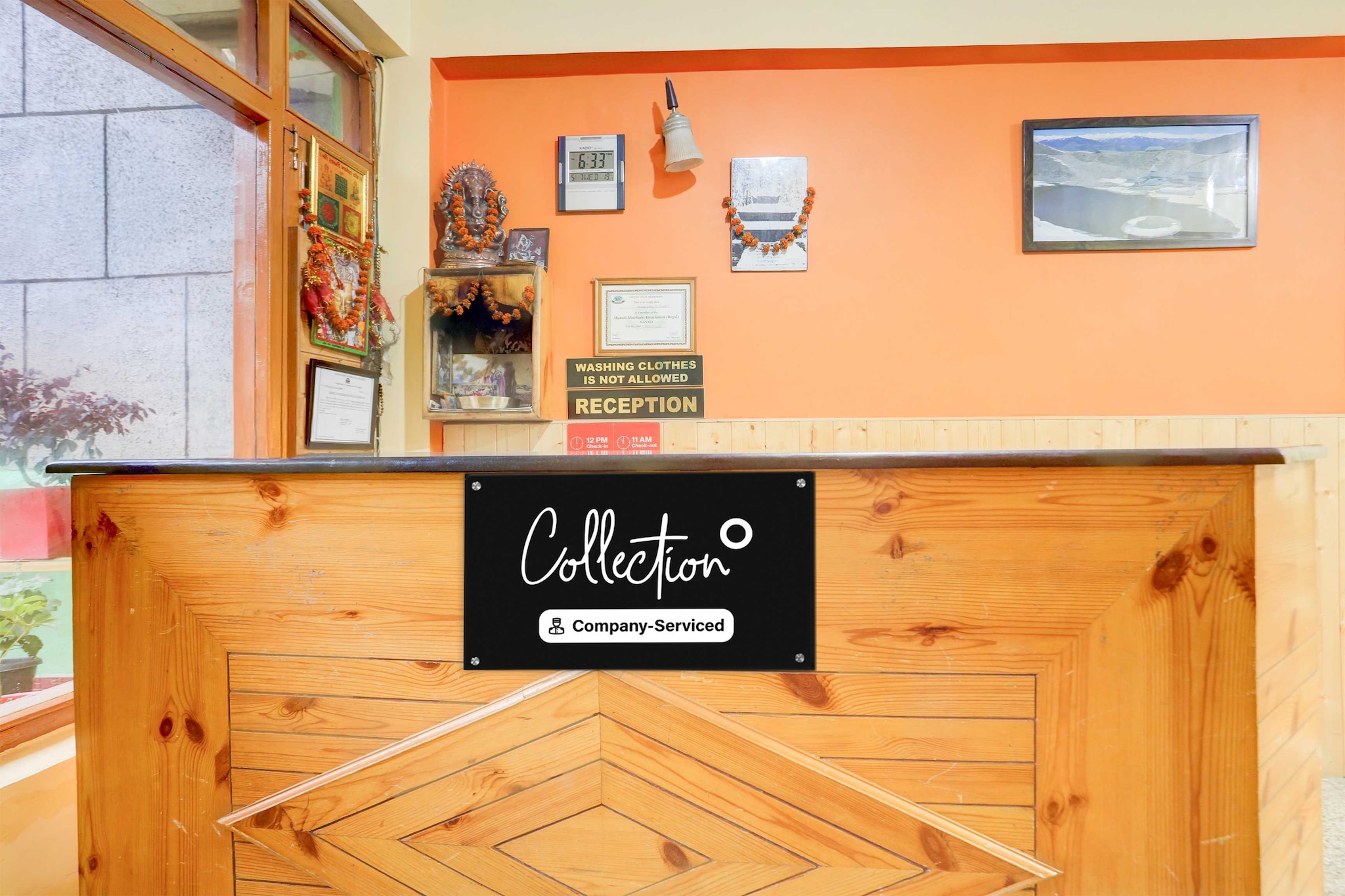 Ground floor: (bedroom(double bed, TV, seating area, air conditioning, Towels incl., telephone), bathroom(bathtub or shower, shower, washbasin, toilet, shampoo, body soap, hot water))