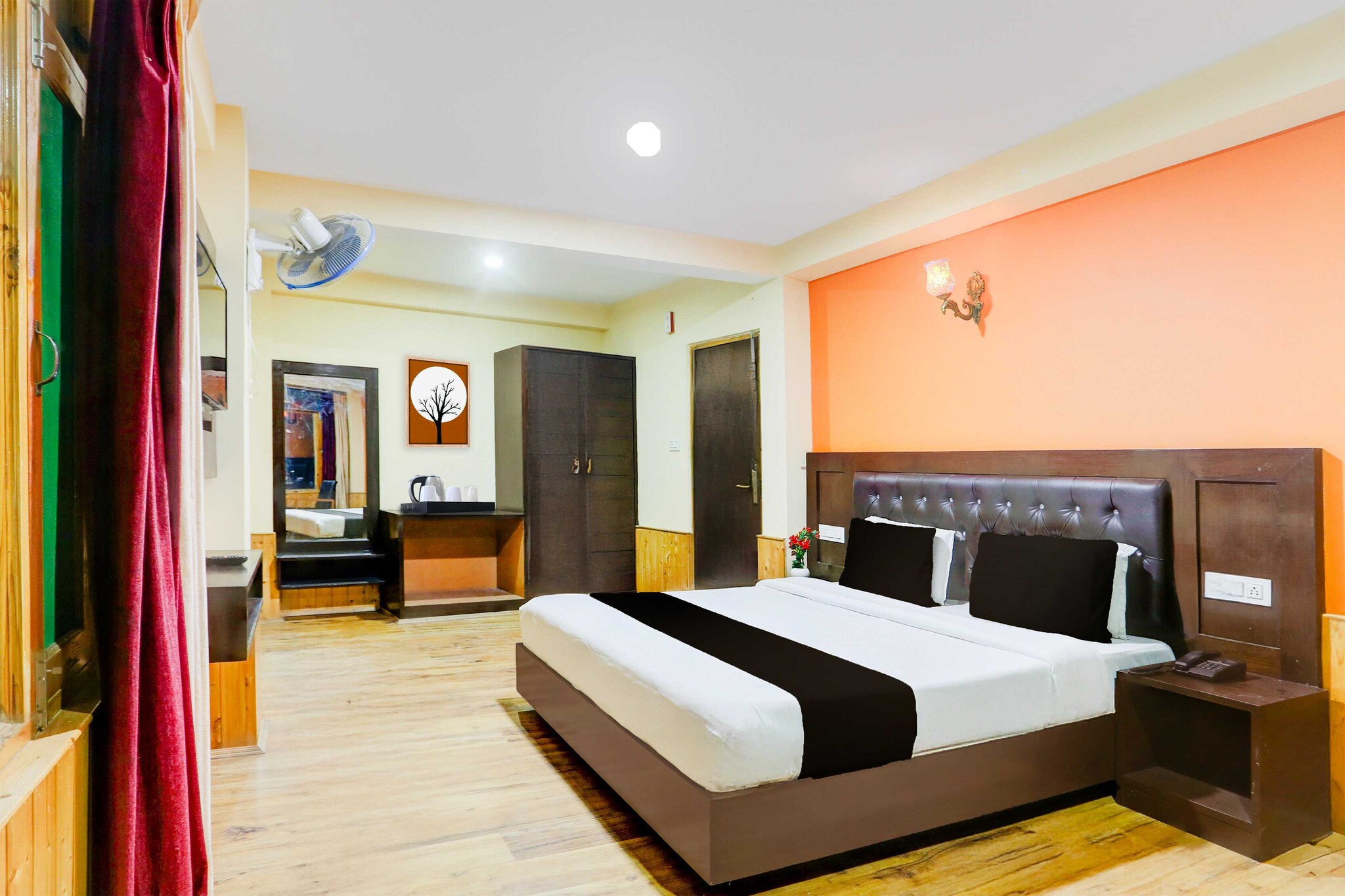 Collection O Mall Road Gurudwara Manali