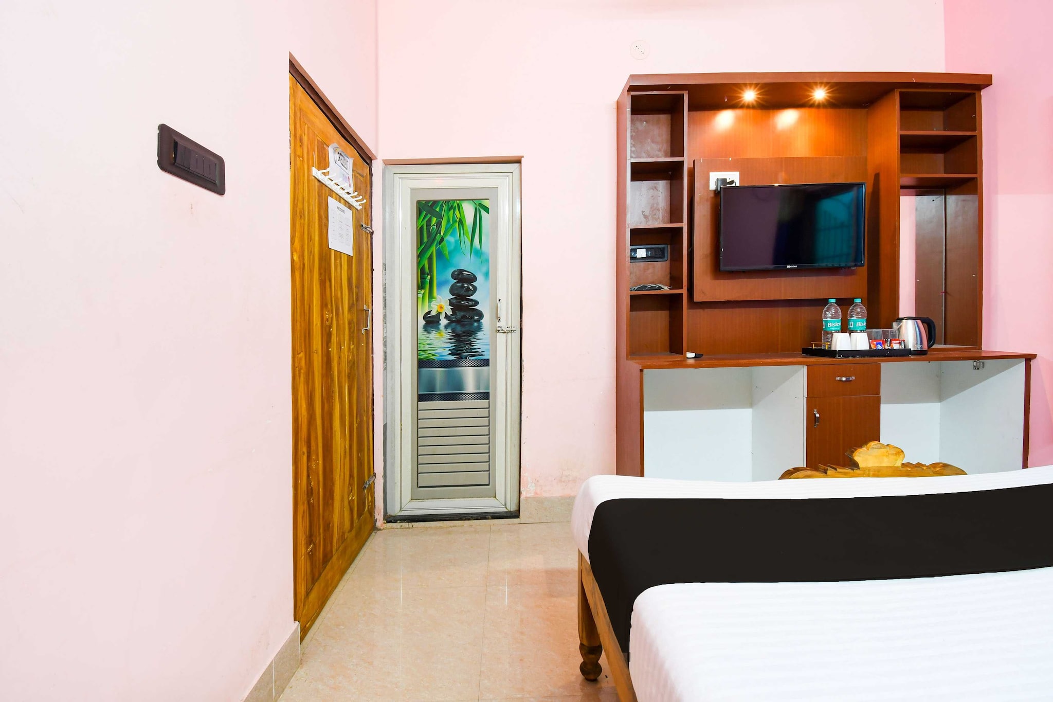 Collection O Sarvodaya Nagar Railway Station