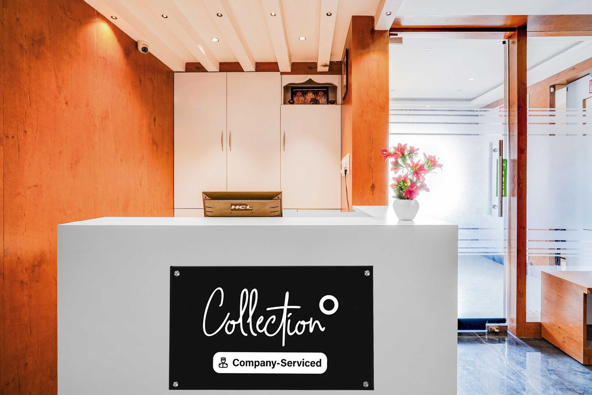 Ground floor: (bedroom(double bed, TV, seating area, air conditioning, Towels incl., telephone), bathroom(bathtub or shower, shower, washbasin, toilet, shampoo, body soap, hot water))