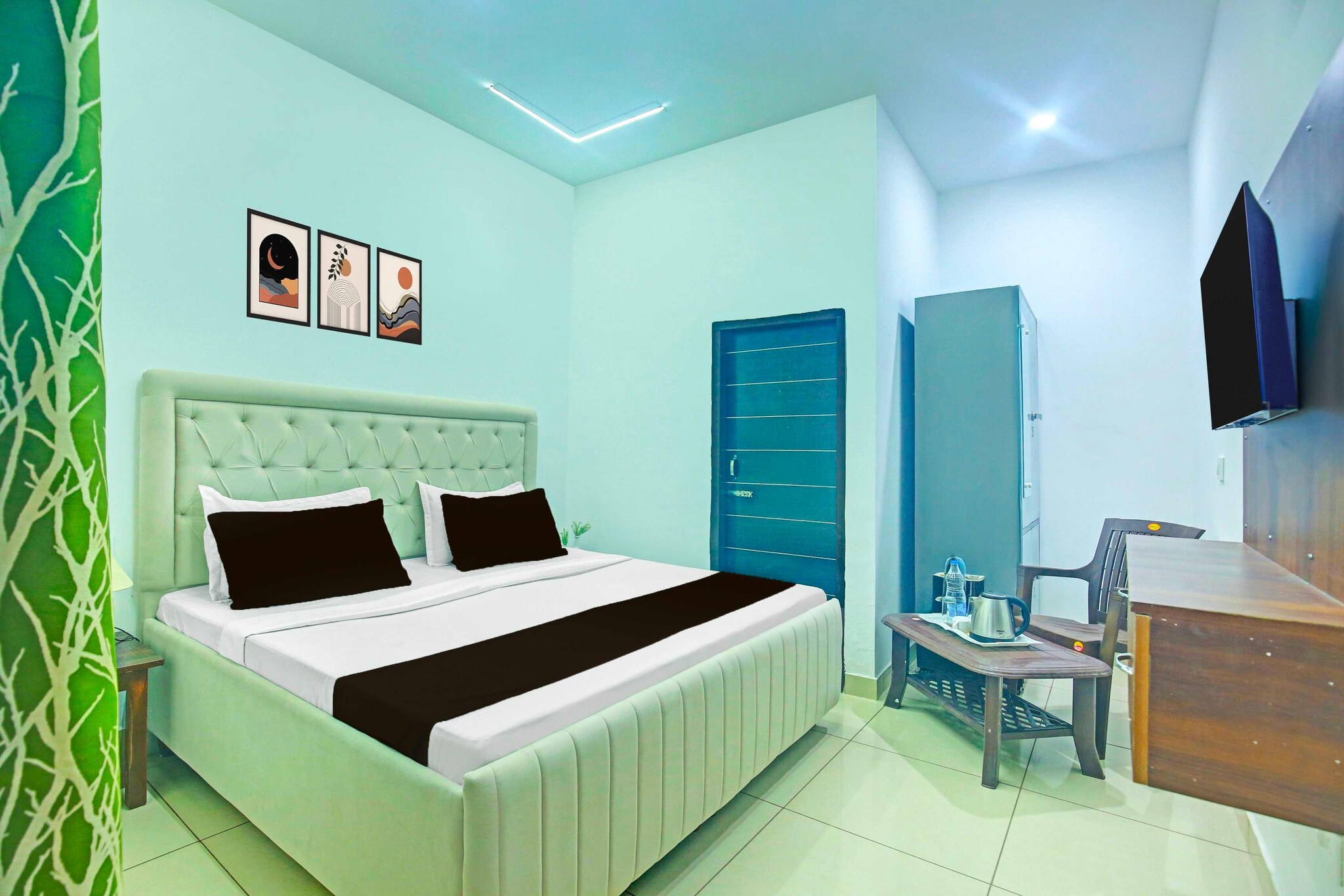 Comfortable Accommodations: Collection O Sector 52 Chandigarh in Chandigarh offers family rooms with air-conditioning, private bathrooms, work desks, and seating areas. Each room includes free toiletries, a bath or shower, TV, and tiled floors.
Essential Facilities: Guests enjoy free WiFi, a 24-hour front desk, housekeeping service, room service, and luggage storage. The hotel provides a welcoming environment with English and Hindi spoken at reception.
Convenient Location: Located 147 km from Delhi International Airport, the hotel is situated in Sector 52, Chandigarh. Nearby attractions include the Rock Garden and Sukhna Lake, offering various activities for visitors.
1. Unmarried couples are warmly welcome at this property.
2. Guests with local ID proof are warmly welcome.
3.Early Check-In Policy: A full day’s room rate will be charged for check-ins before 6:00 AM. Complimentary early check-in is available between 6:00 AM and 10:00 AM, subject to room availability.
4.Foreign guests are welcome and allowed to stay at this property without any restrictions
Check-in is only available to guests aged 18 and above. Please provide a government-issued ID to confirm your age.