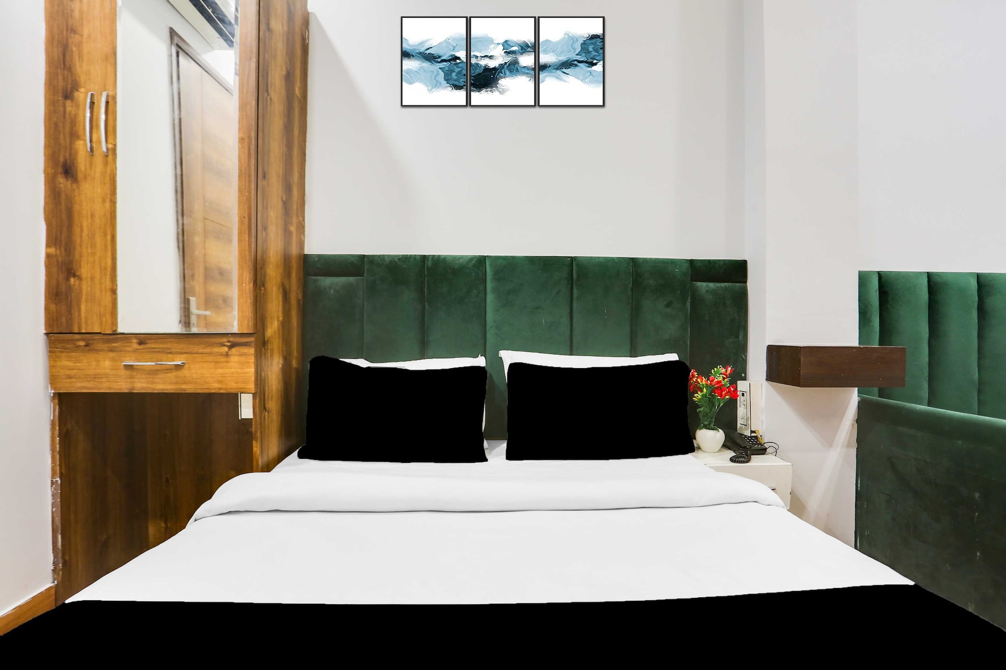 Collection O Heritage Street Near Temple