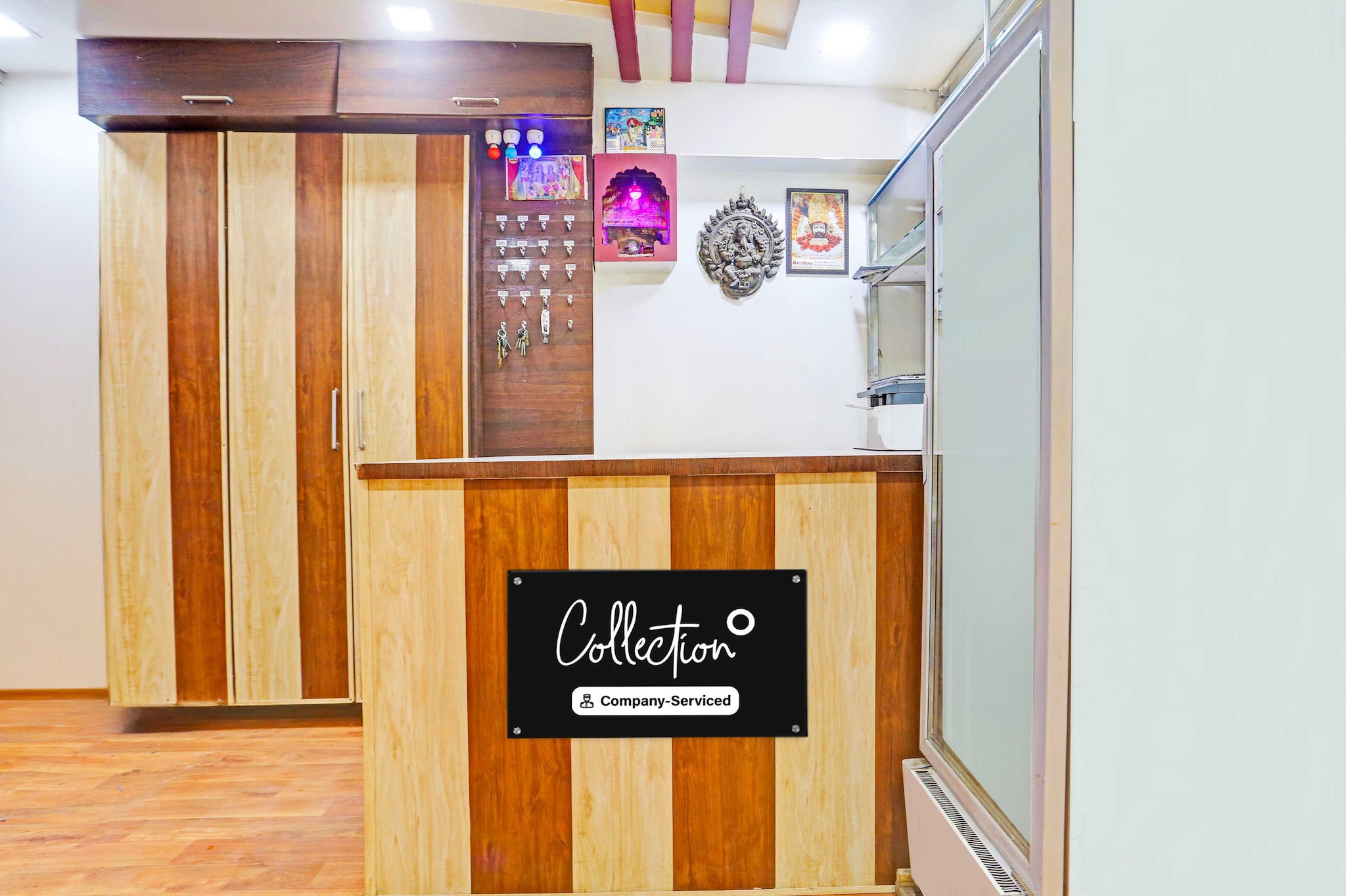 Ground floor: (bedroom(double bed, TV, seating area, air conditioning, telephone), bathroom(bathtub or shower, shower, washbasin, toilet, Towels incl., shampoo, body soap, hot water))