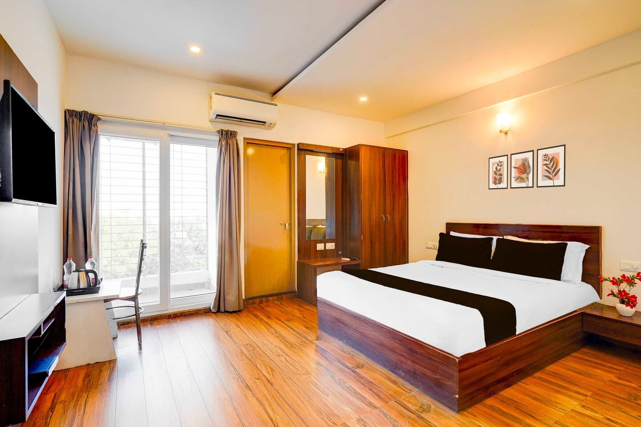 Located within 11 km of The Heritage Centre & Aerospace Museum and 19 km of Commercial Street, Collection O Whitefield Bangalore provides rooms with air conditioning and a private bathroom in Bengaluru. With free WiFi, this 3-star hotel offers room service and a 24-hour front desk. The hotel features family rooms.

Guest rooms at the hotel are equipped with a seating area, a flat-screen TV with satellite channels and a private bathroom with free toiletries and a bath or shower. All rooms include a desk.

Brigade Road is 19 km from Collection O Whitefield Bangalore, while Chinnaswamy Stadium is 20 km away. Kempegowda International Airport is 37 km from the property. 

1. Unmarried couples are warmly welcome at this property.
2. Guests with local ID proof are warmly welcome.
3.Early Check-In Policy: A full dayâ€™s room rate will be charged for check-ins before 6:00 AM. Complimentary early check-in is available between 6:00 AM and 10:00 AM, subject to room availability.
4.Foreign guests are welcome and allowed to stay at this property without any restrictions
Check-in is only available to guests aged 18 and above. Please provide a government-issued ID to confirmÂ yourÂ age.