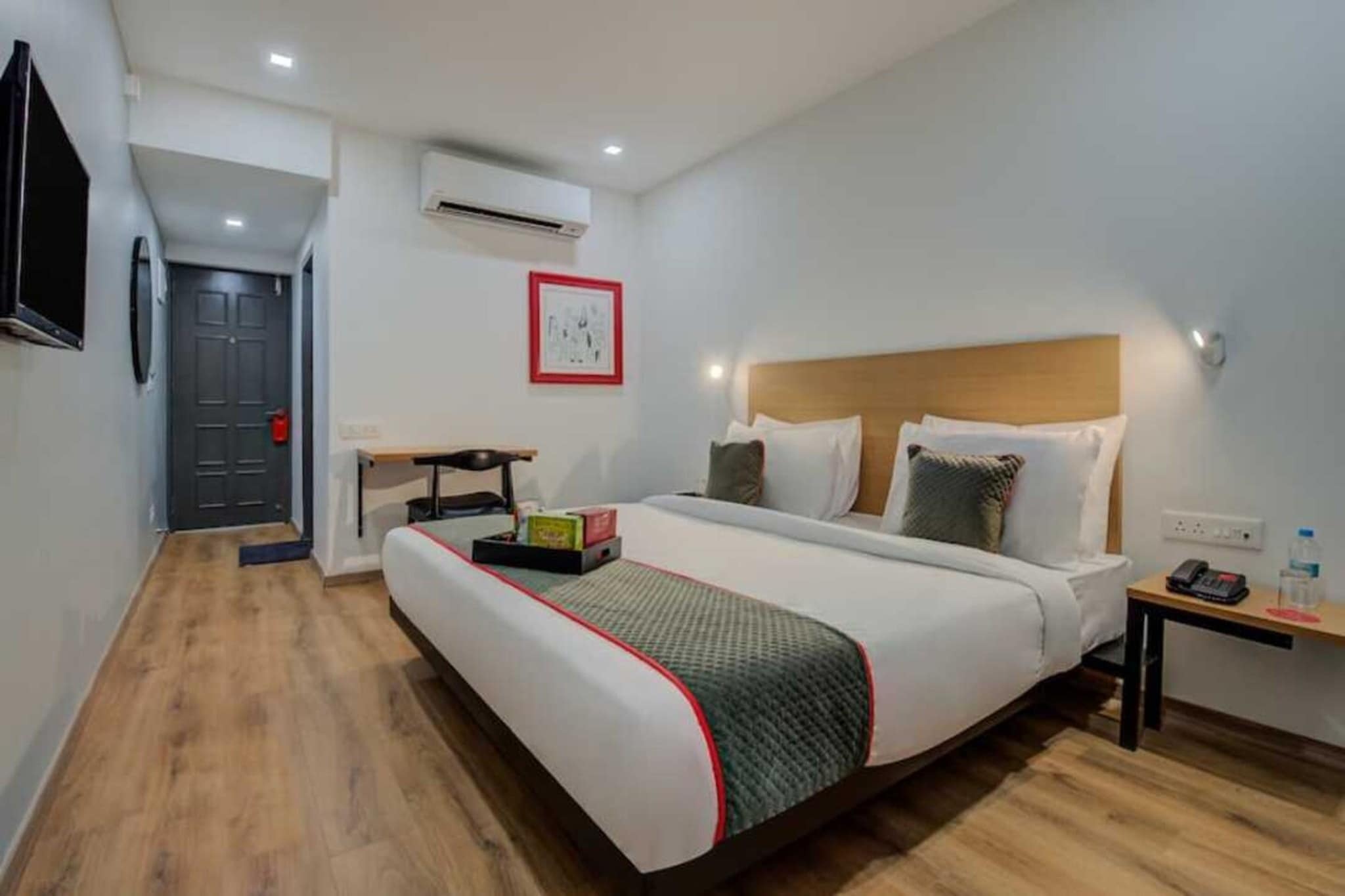 Located within 1.2 km of Darshan Museum and 1.9 km of Pune Railway Station, Collection O MG Road Pune provides rooms with air conditioning and a private bathroom in Pune. With free WiFi, this 3-star hotel offers room service and a 24-hour front desk. The hotel features family rooms.

All units at the hotel are equipped with a seating area, a flat-screen TV with satellite channels and a private bathroom with free toiletries and a bath or shower. Guest rooms include a desk.

Srimant Dagadusheth Halwai Ganapati Temple is 2.8 km from Collection O MG Road Pune, while Raja Dinkar Kelkar Museum is 3.5 km away. Pune International Airport is 9 km from the property. 

1. Unmarried couples are warmly welcome at this property.
2. Guests with local ID proof are warmly welcome.
3.Early Check-In Policy: A full dayâ€™s room rate will be charged for check-ins before 6:00 AM. Complimentary early check-in is available between 6:00 AM and 10:00 AM, subject to room availability.
4.Foreign guests are welcome and allowed to stay at this property without any restrictions
Check-in is only available to guests aged 18 and above. Please provide a government-issued ID to confirmÂ yourÂ age.