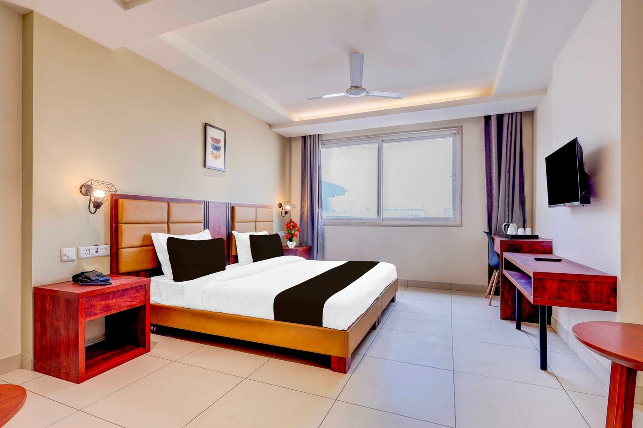 Attractively situated in the Sector 40 - 44 district of Gurgaon, Collection O Sector 39 Medanta is situated 6.7 km from MG Road, 8 km from WorldMark Gurgaon and 25 km from Qutub Minar. Featuring a restaurant, the 2-star hotel has air-conditioned rooms with free WiFi, each with a private bathroom. The accommodation features room service, a 24-hour front desk and luggage storage for guests.

At the hotel, rooms include a desk. The rooms at Collection O Sector 39 Medanta are fitted with a seating area and a flat-screen TV with satellite channels.

Rashtrapati Bhavan is 27 km from the accommodation, while Gandhi Smriti is 28 km from the property. Delhi International Airport is 18 km away. 

1. Unmarried couples are warmly welcome at this property.
2. Guests with local ID proof are warmly welcome.
3.Early Check-In Policy: A full dayâ€™s room rate will be charged for check-ins before 6:00 AM. Complimentary early check-in is available between 6:00 AM and 10:00 AM, subject to room availability.
4. Foreign Guests Restricted: Apologies, but we are currently unable to host foreign nationals at this property.
Check-in is only available to guests aged 18 and above. Please provide a government-issued ID to confirmÂ yourÂ age.