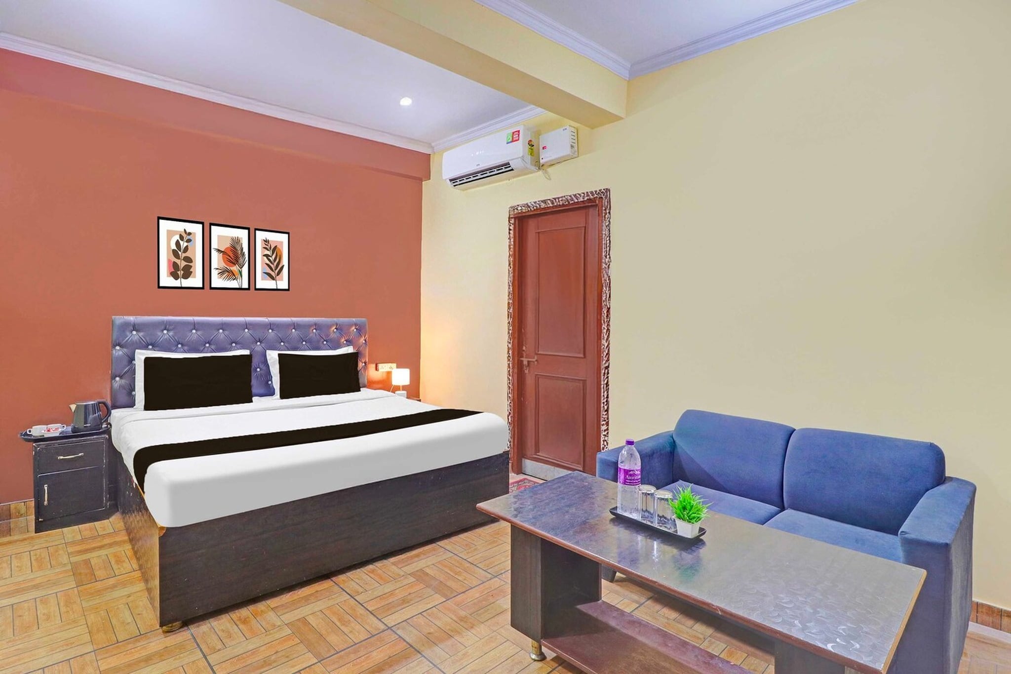 Set within 30 km of Gun Hill Point, Mussorie and 48 km of Mansa Devi Temple, Collection O Vidhan Sabha Chowk offers rooms with air conditioning and a private bathroom in Dehradun. With free WiFi, this 3-star hotel offers room service and a 24-hour front desk. The hotel has family rooms.

All guest rooms at the hotel come with a seating area, a flat-screen TV with satellite channels and a private bathroom with free toiletries and a bath or shower. All units feature a desk.

Dehradun Station is 4.9 km from Collection O Vidhan Sabha Chowk, while Dehradun Clock Tower is 5.1 km from the property. Dehradun Airport is 18 km away. 

1. Unmarried couples are warmly welcome at this property.
2. Guests with local ID proof are warmly welcome.
3.Early Check-In Policy: A full dayâ€™s room rate will be charged for check-ins before 6:00 AM. Complimentary early check-in is available between 6:00 AM and 10:00 AM, subject to room availability.
4.Foreign guests are welcome and allowed to stay at this property without any restrictions
Check-in is only available to guests aged 18 and above. Please provide a government-issued ID to confirmÂ yourÂ age.