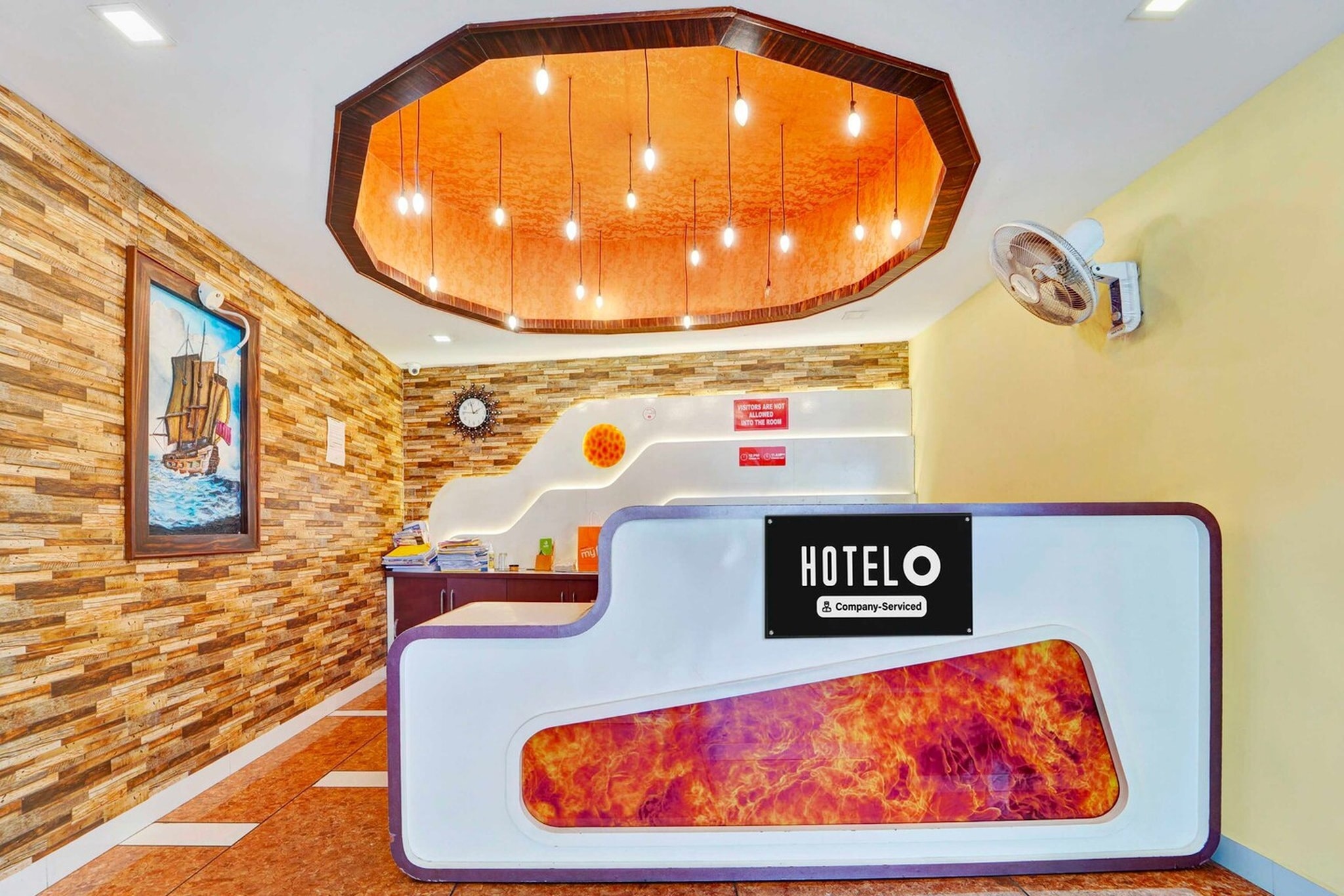 Ground floor: (bedroom(double bed, TV, seating area, air conditioning, telephone), bathroom(bathtub or shower, shower, washbasin, toilet, Towels incl., shampoo, body soap, hot water))